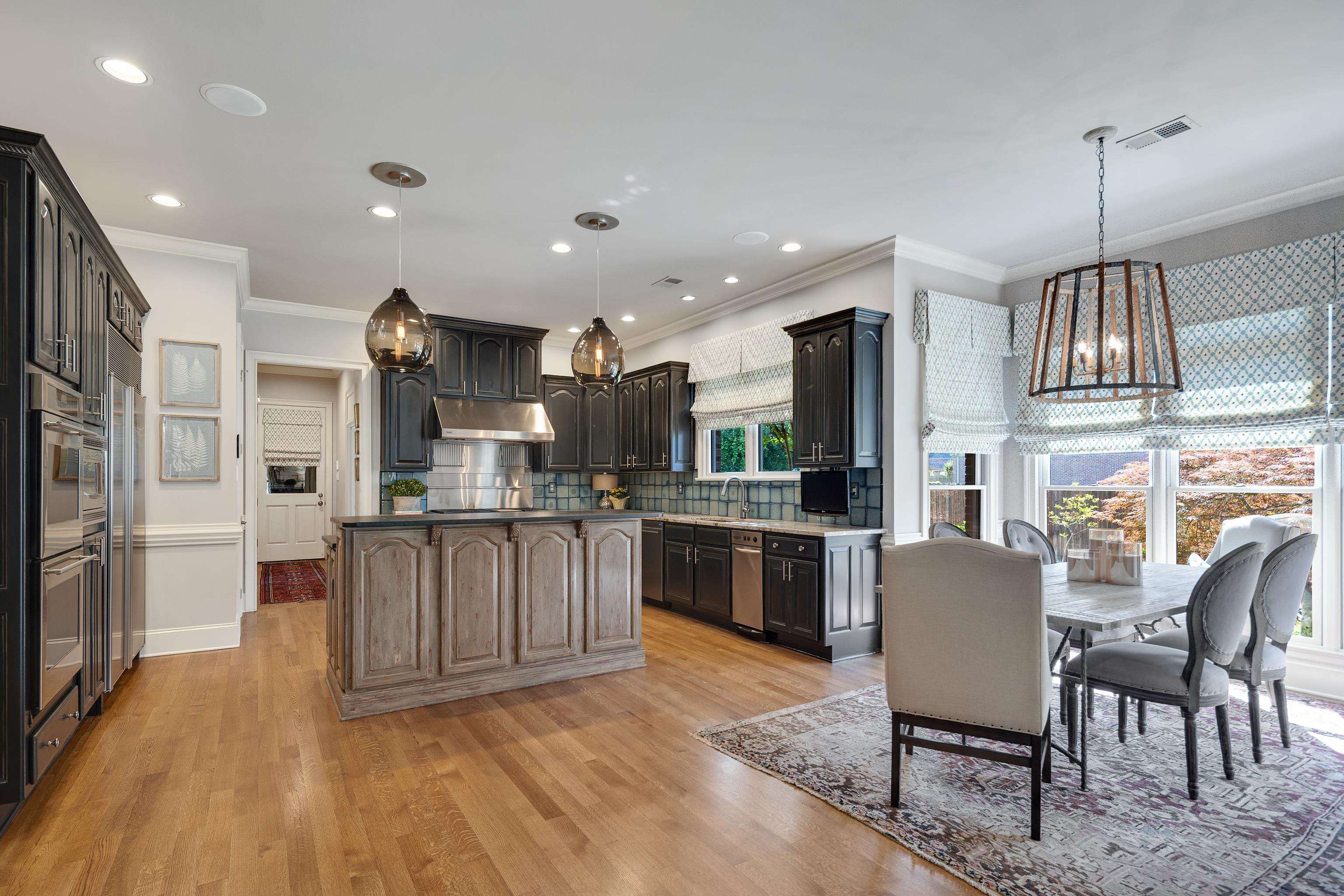 9231 FOREST ESTATES CV