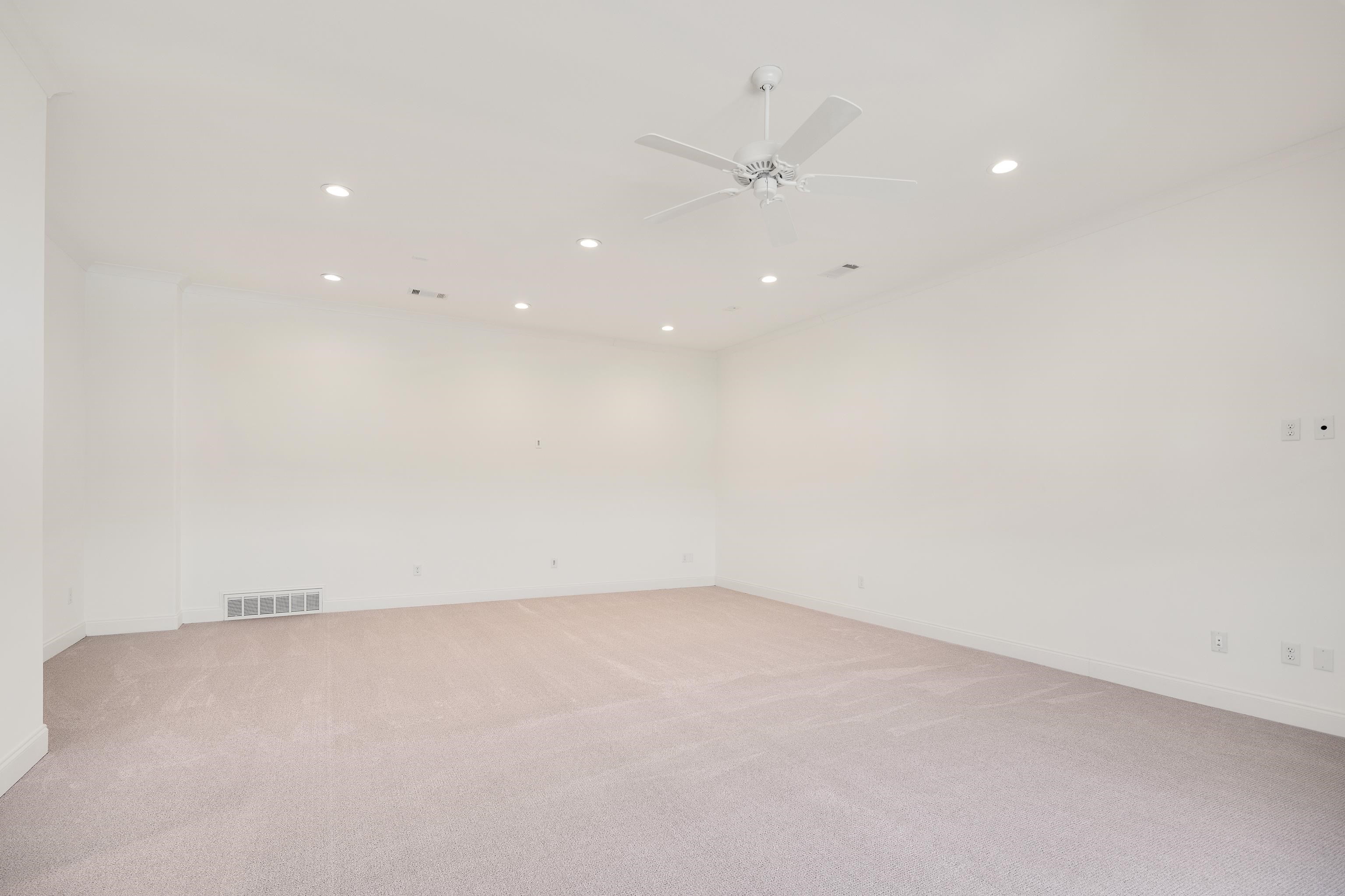 1759 BAYNARD LOOP W