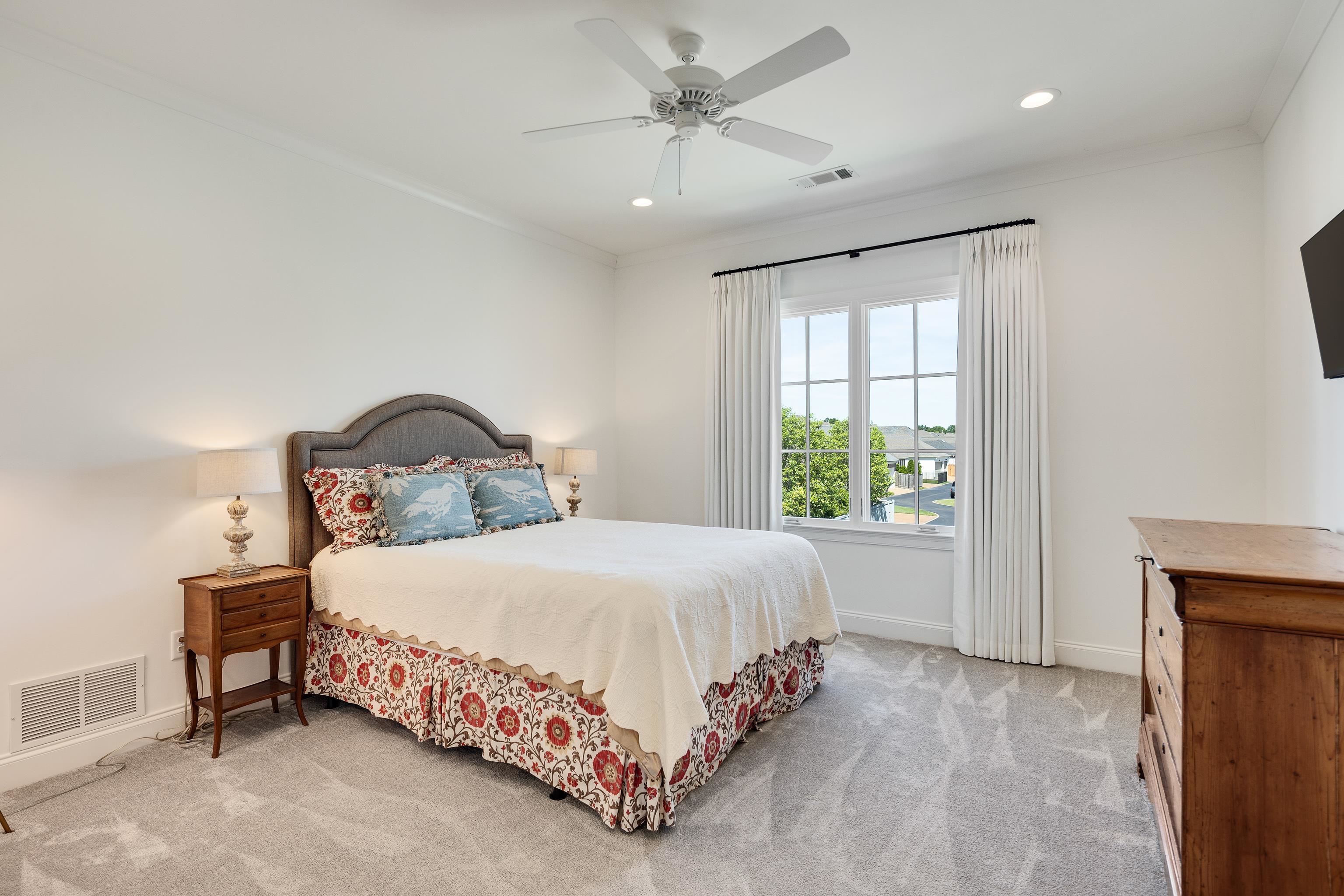 1759 BAYNARD LOOP W