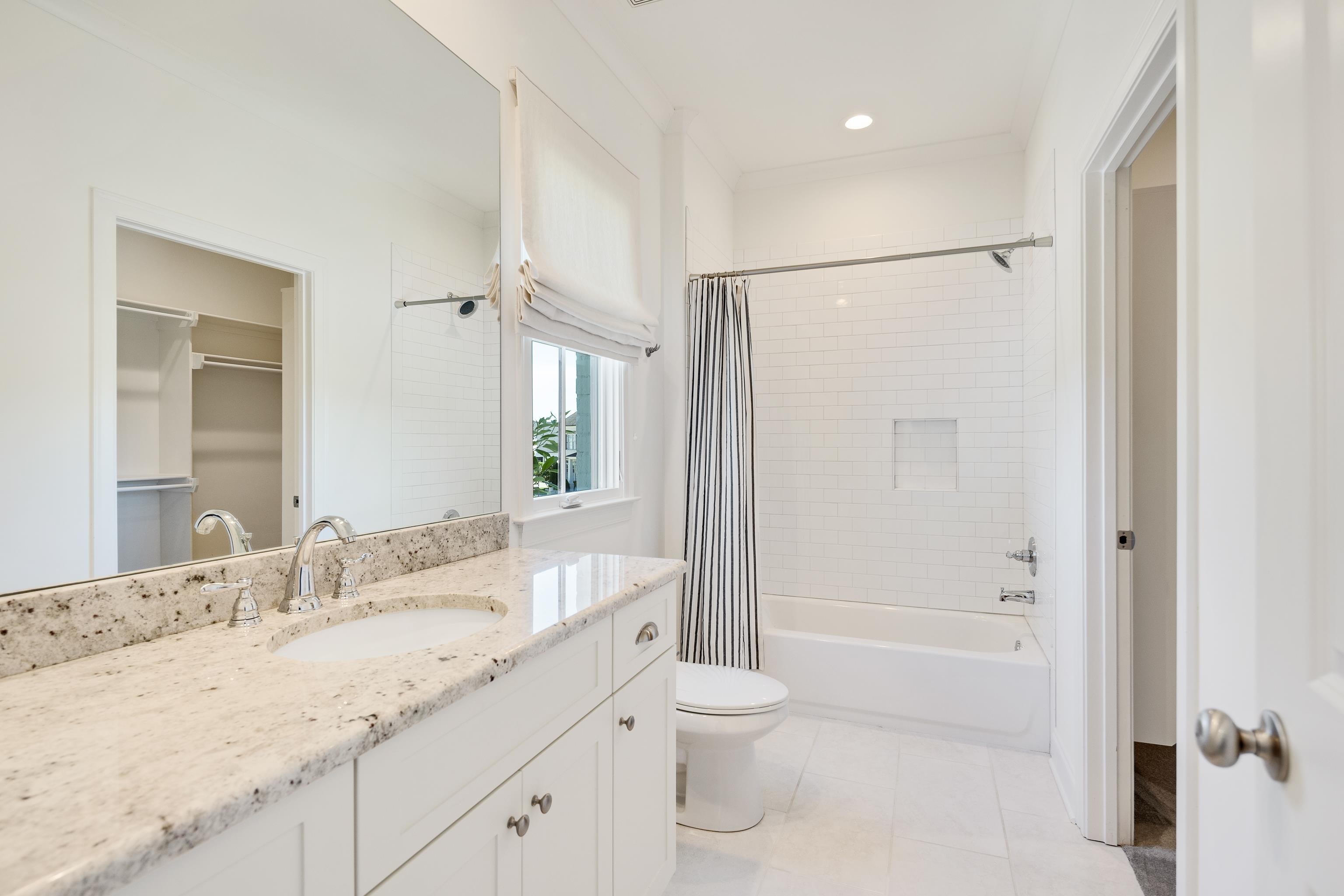1759 BAYNARD LOOP W
