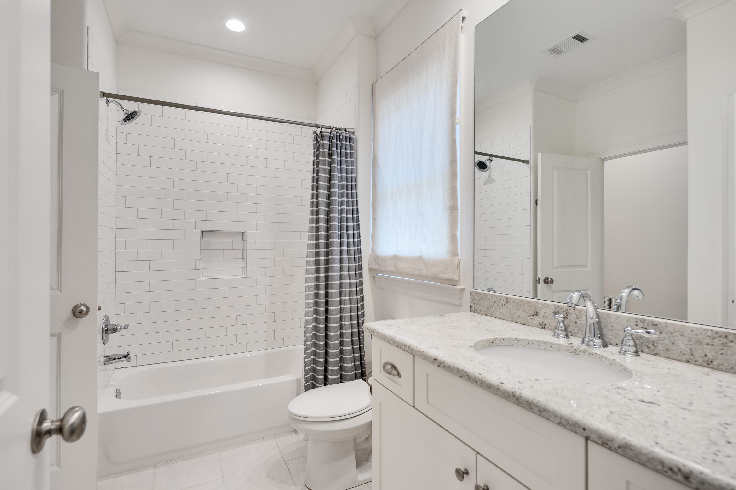 1759 BAYNARD LOOP W