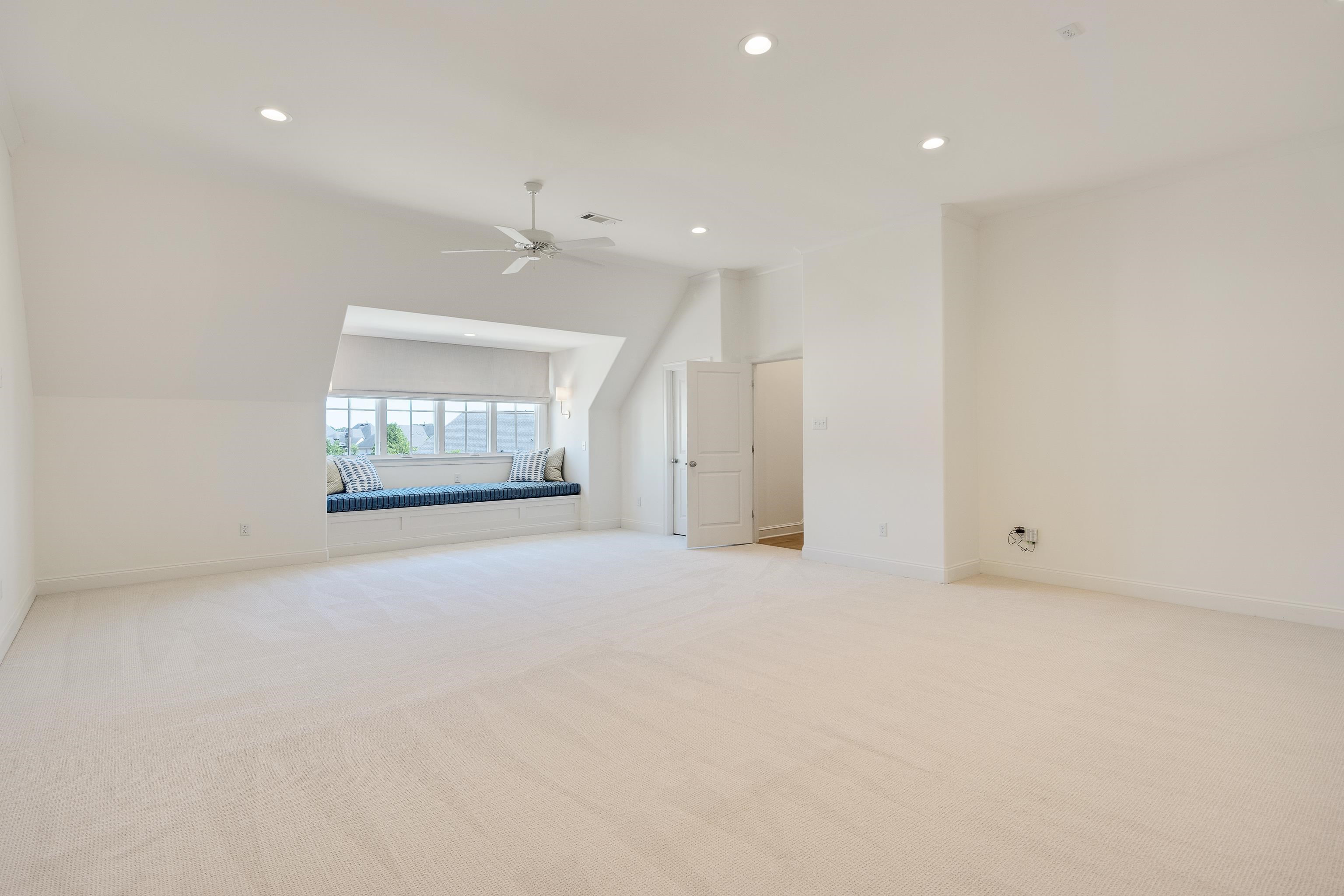 1759 BAYNARD LOOP W