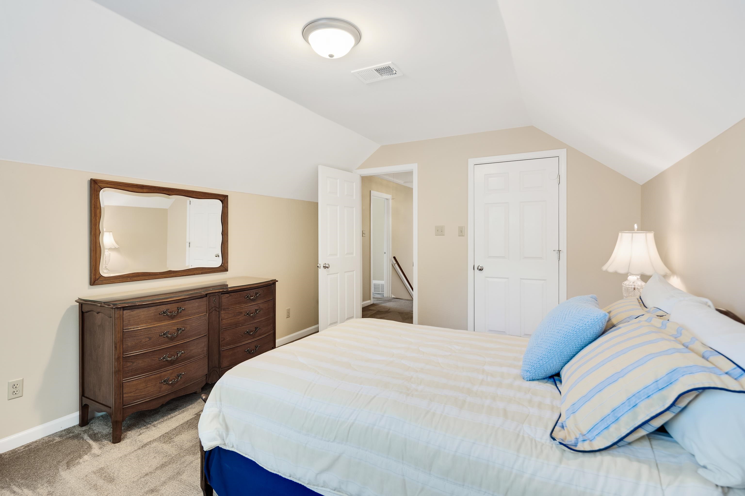 1763 PERCY PL