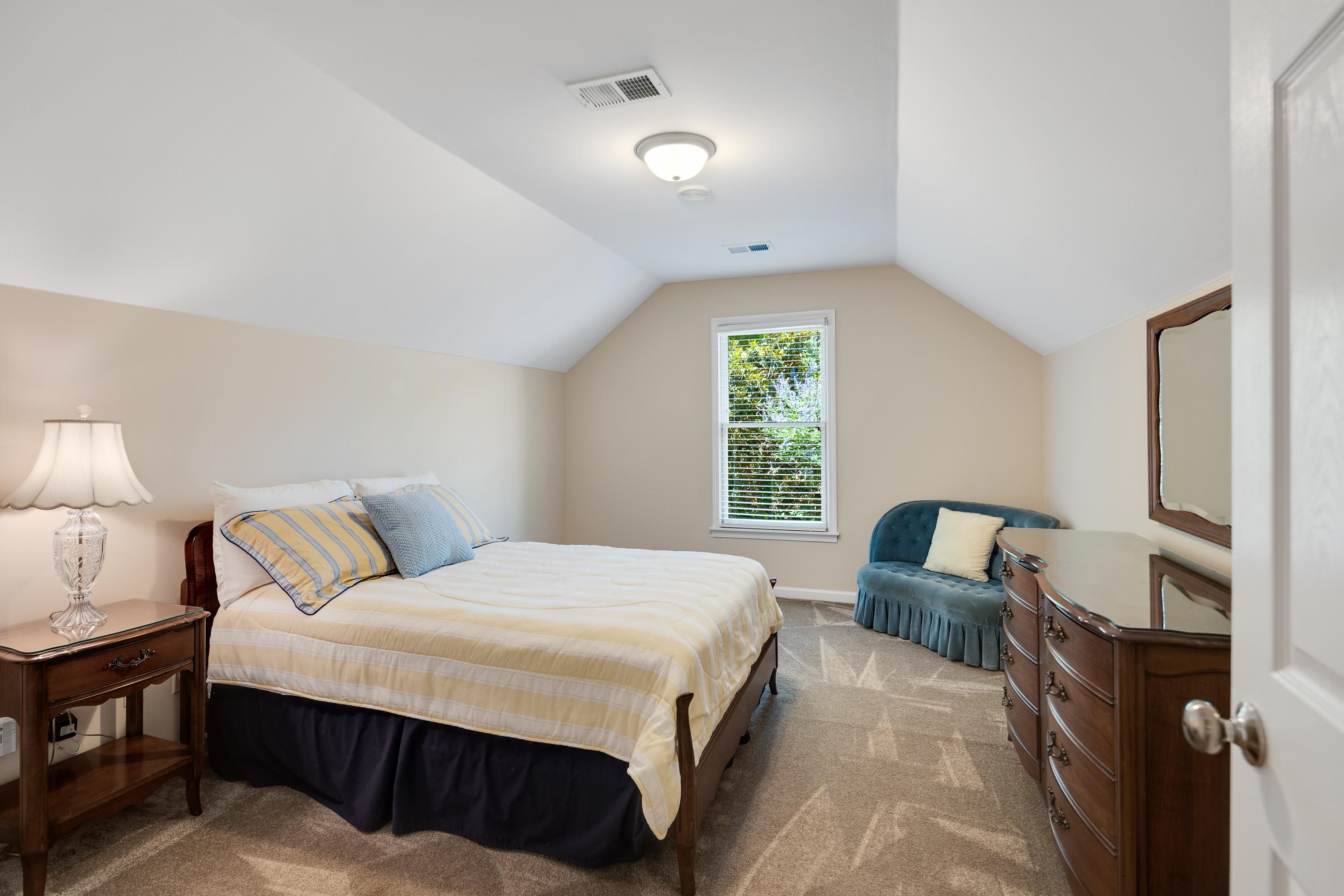 1763 PERCY PL