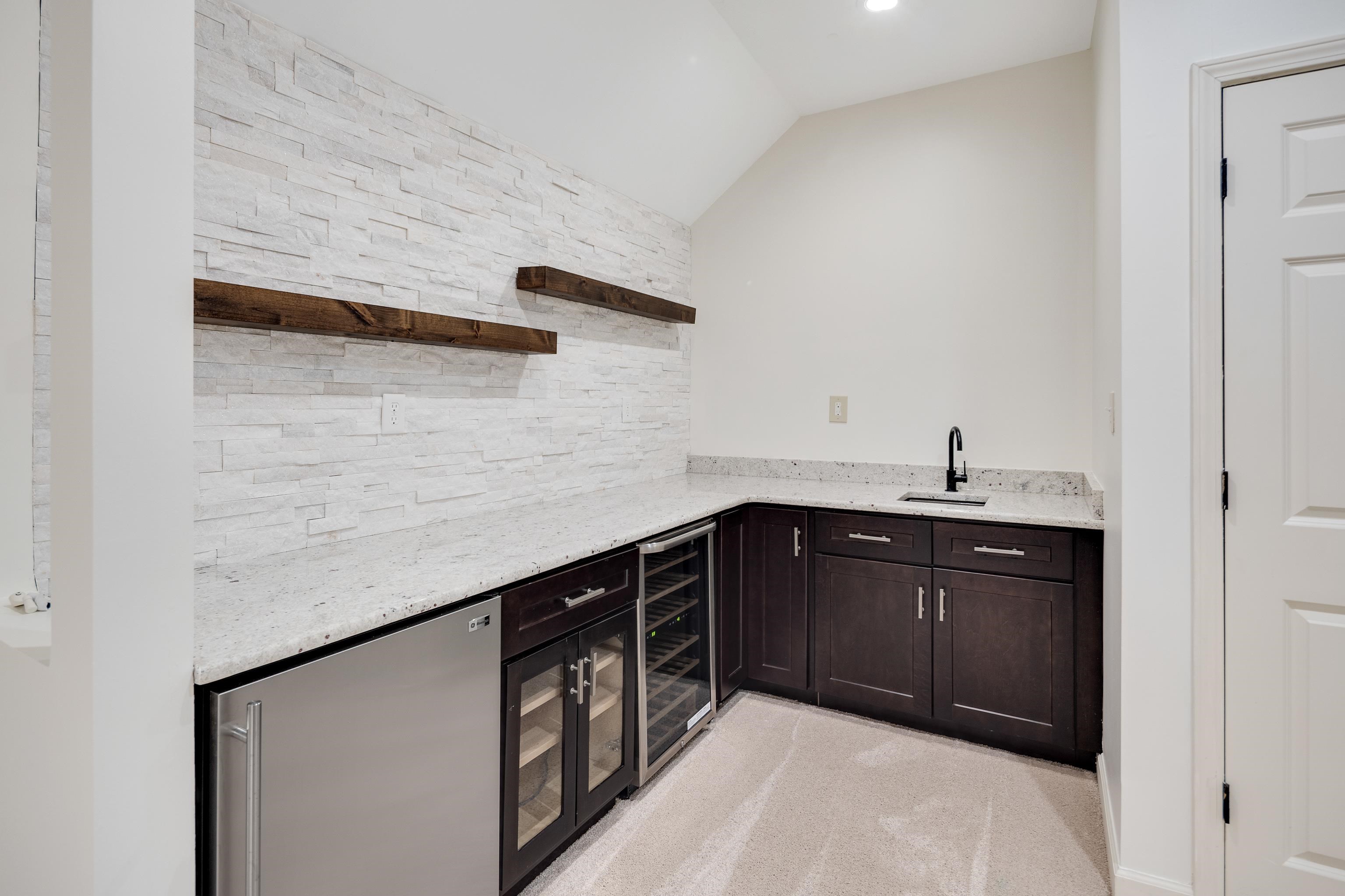 1633 DOGWOOD CREEK DR