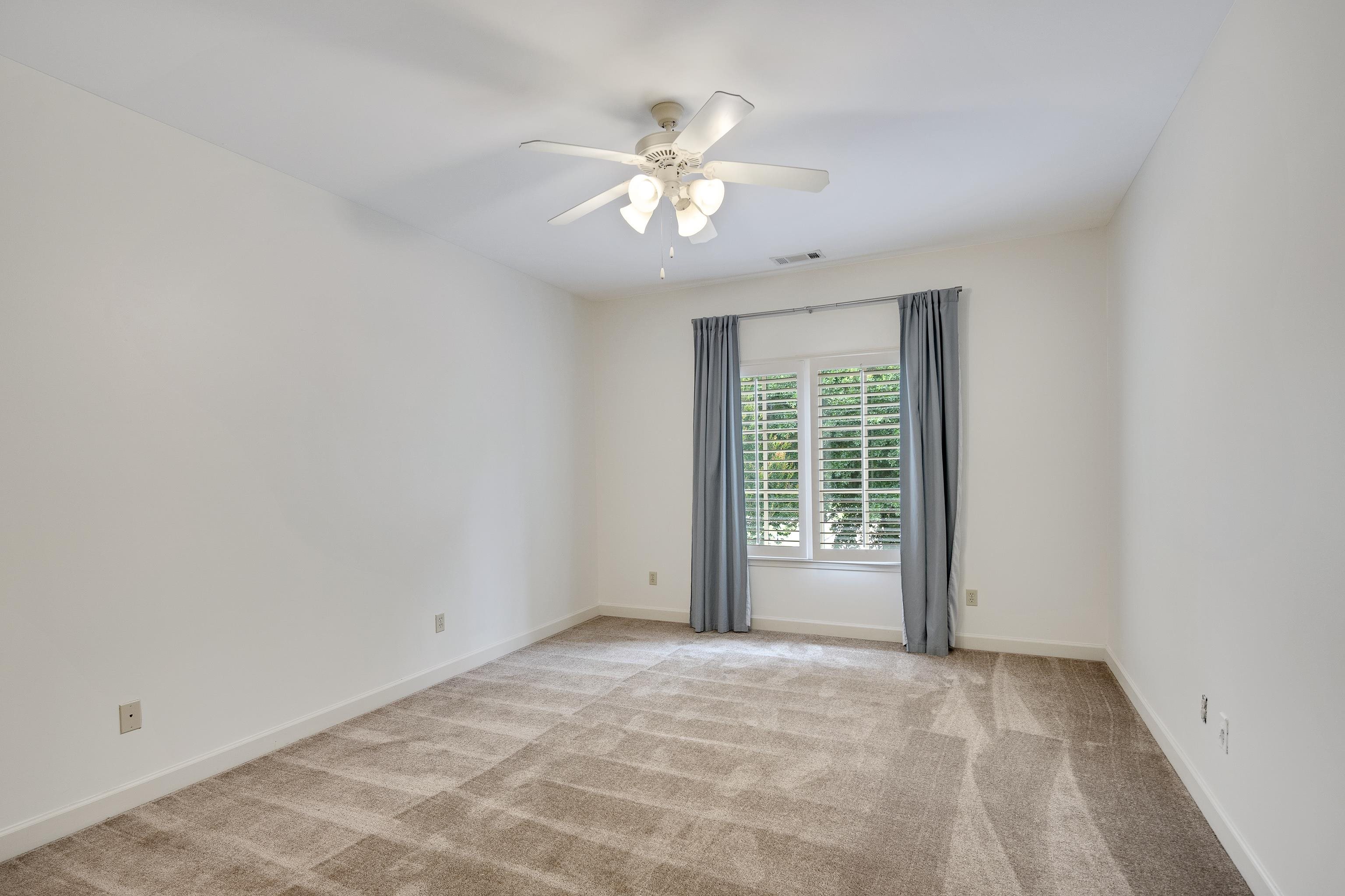 1633 DOGWOOD CREEK DR