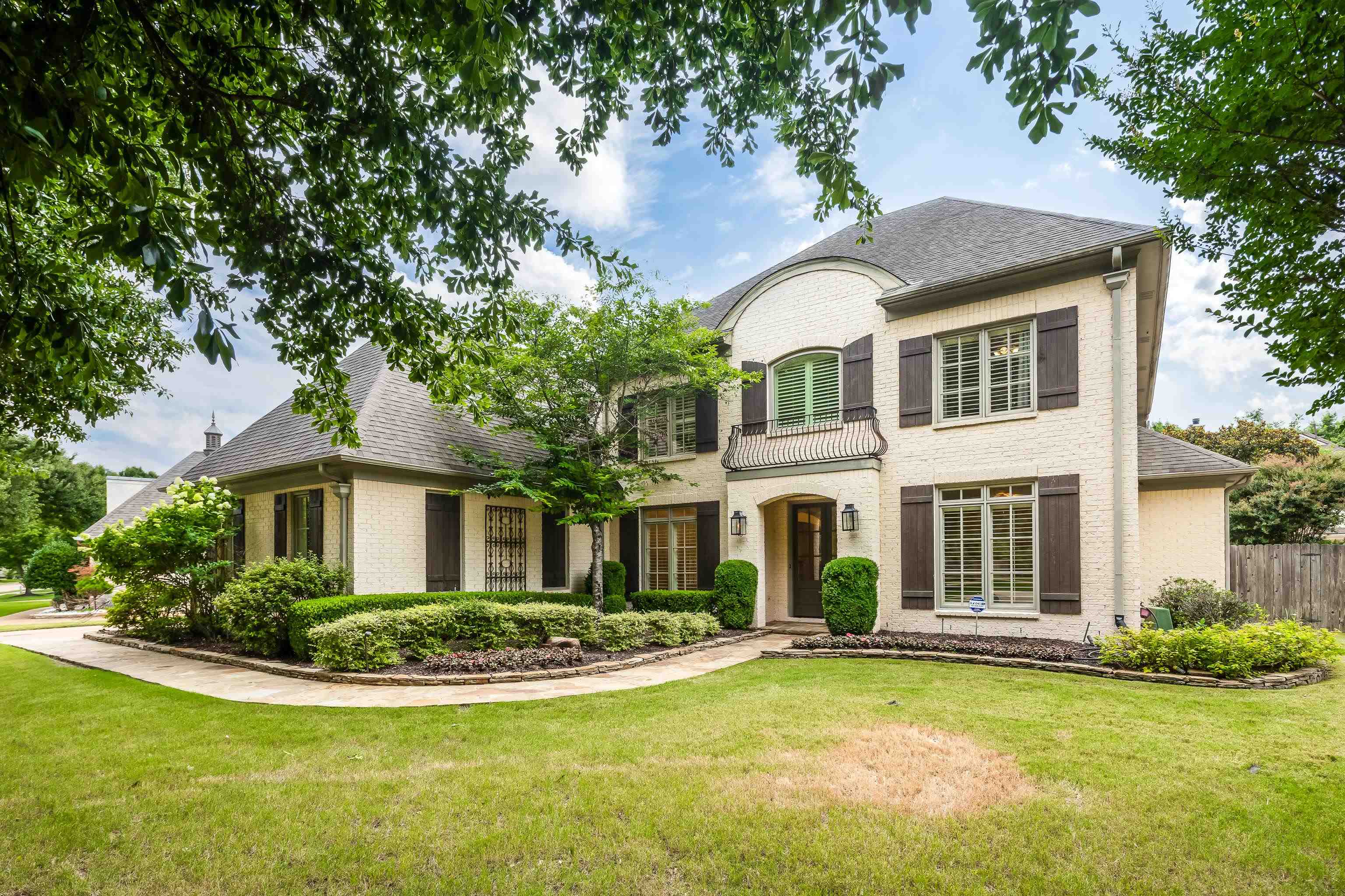 1633 DOGWOOD CREEK DR