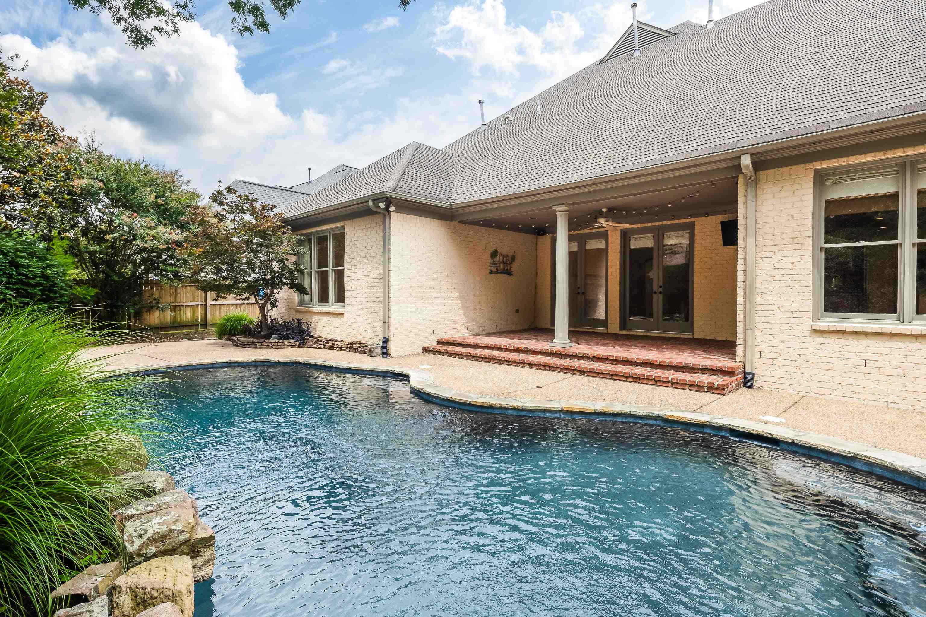 1633 DOGWOOD CREEK DR