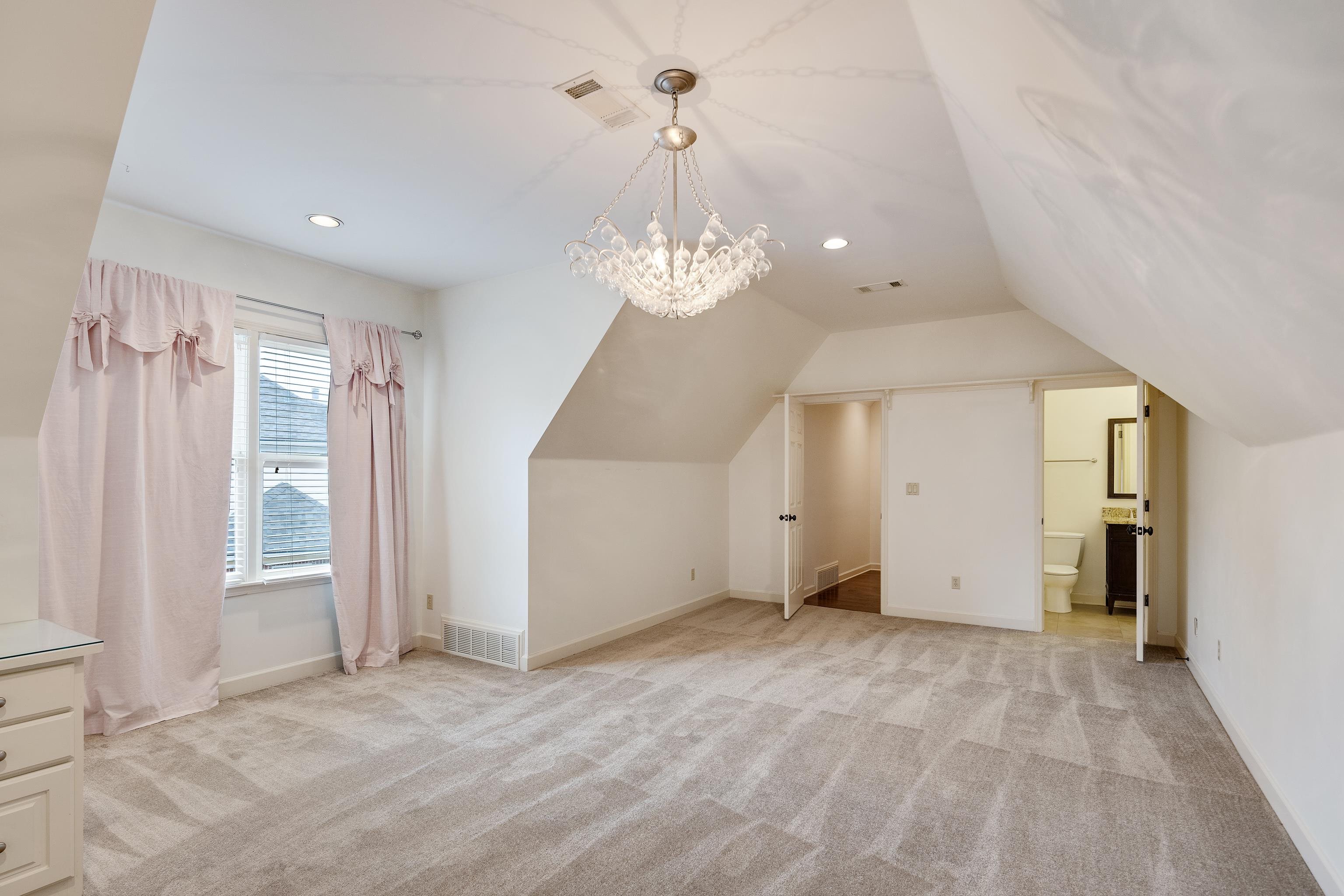 1633 DOGWOOD CREEK DR