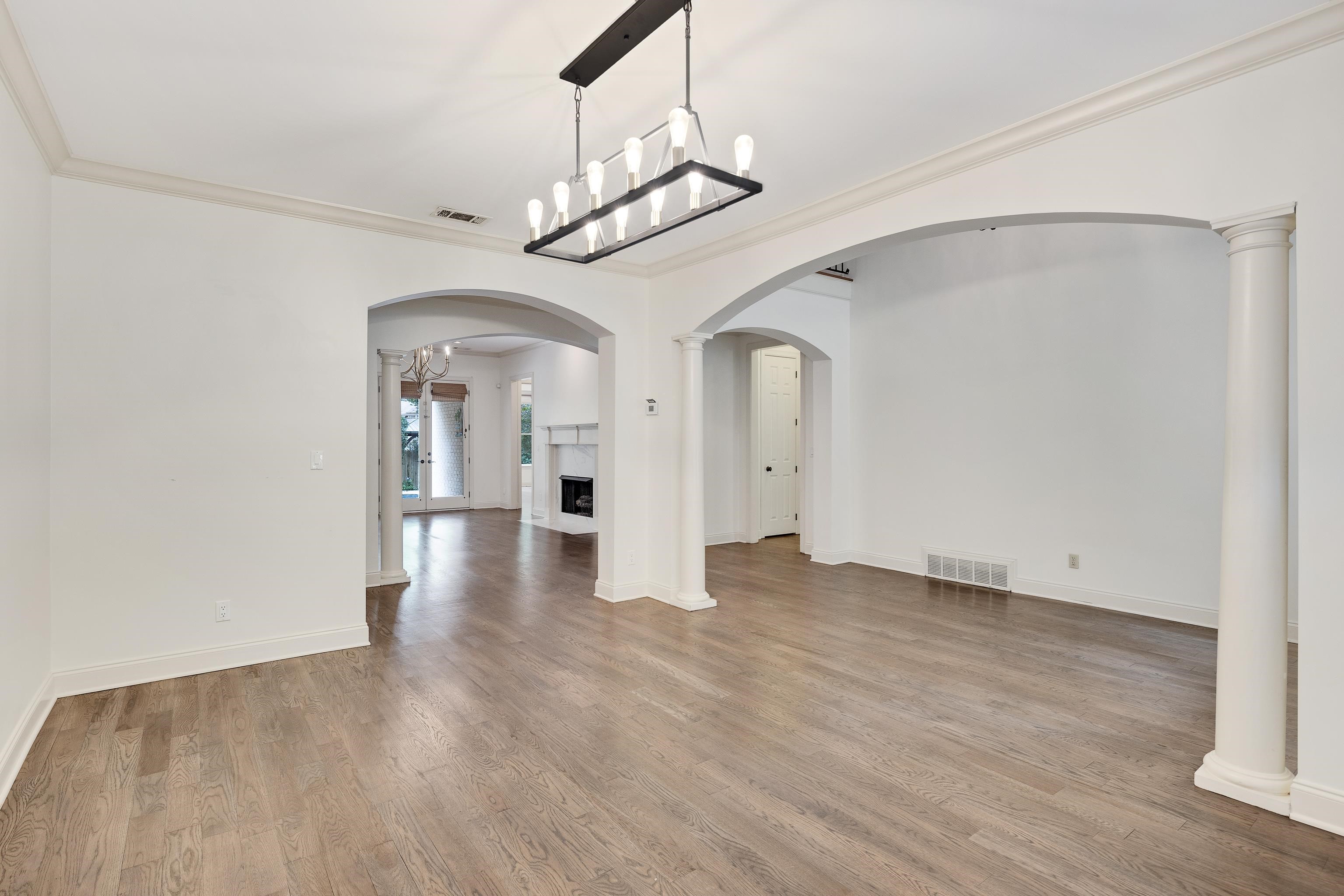 1633 DOGWOOD CREEK DR