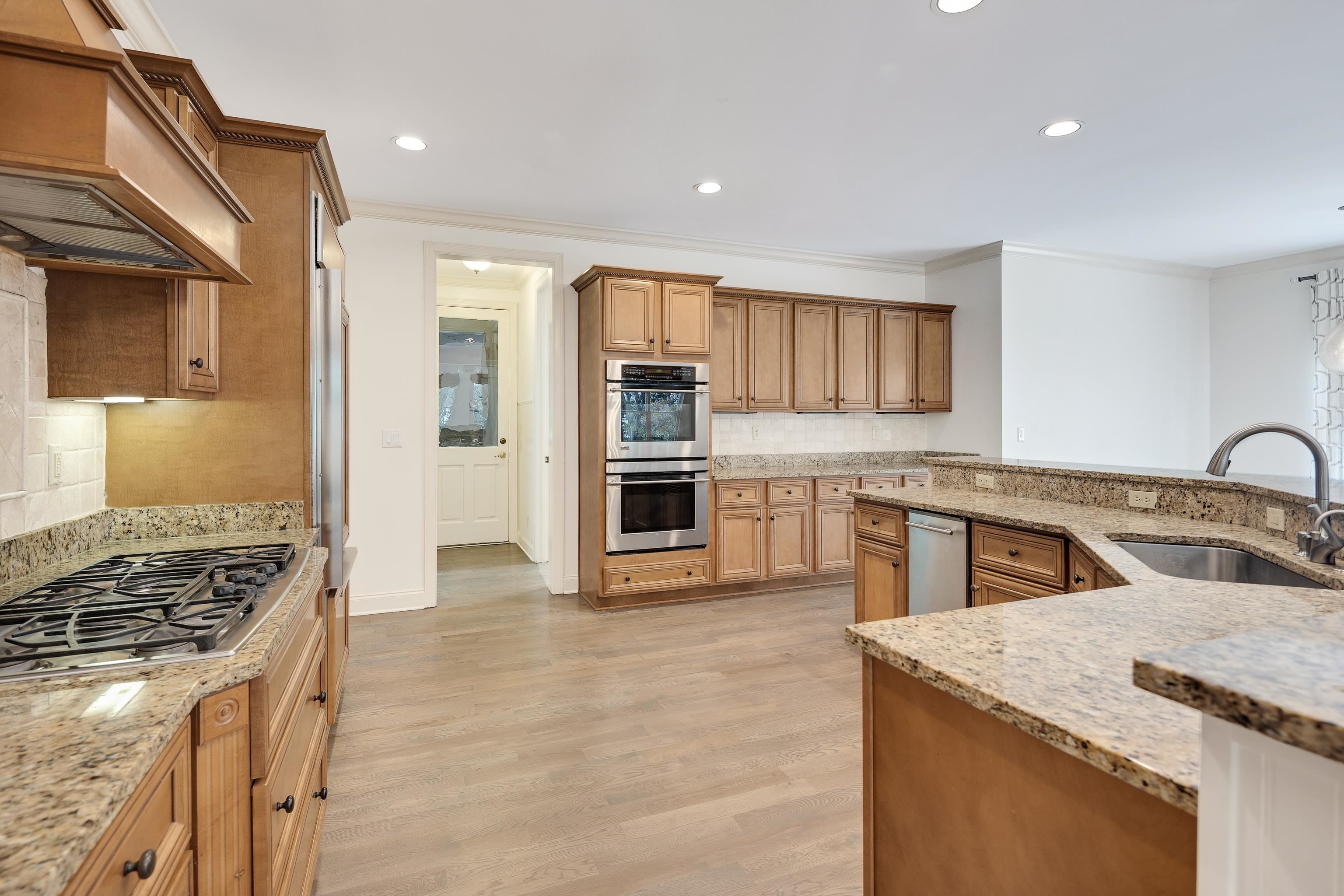 1633 DOGWOOD CREEK DR