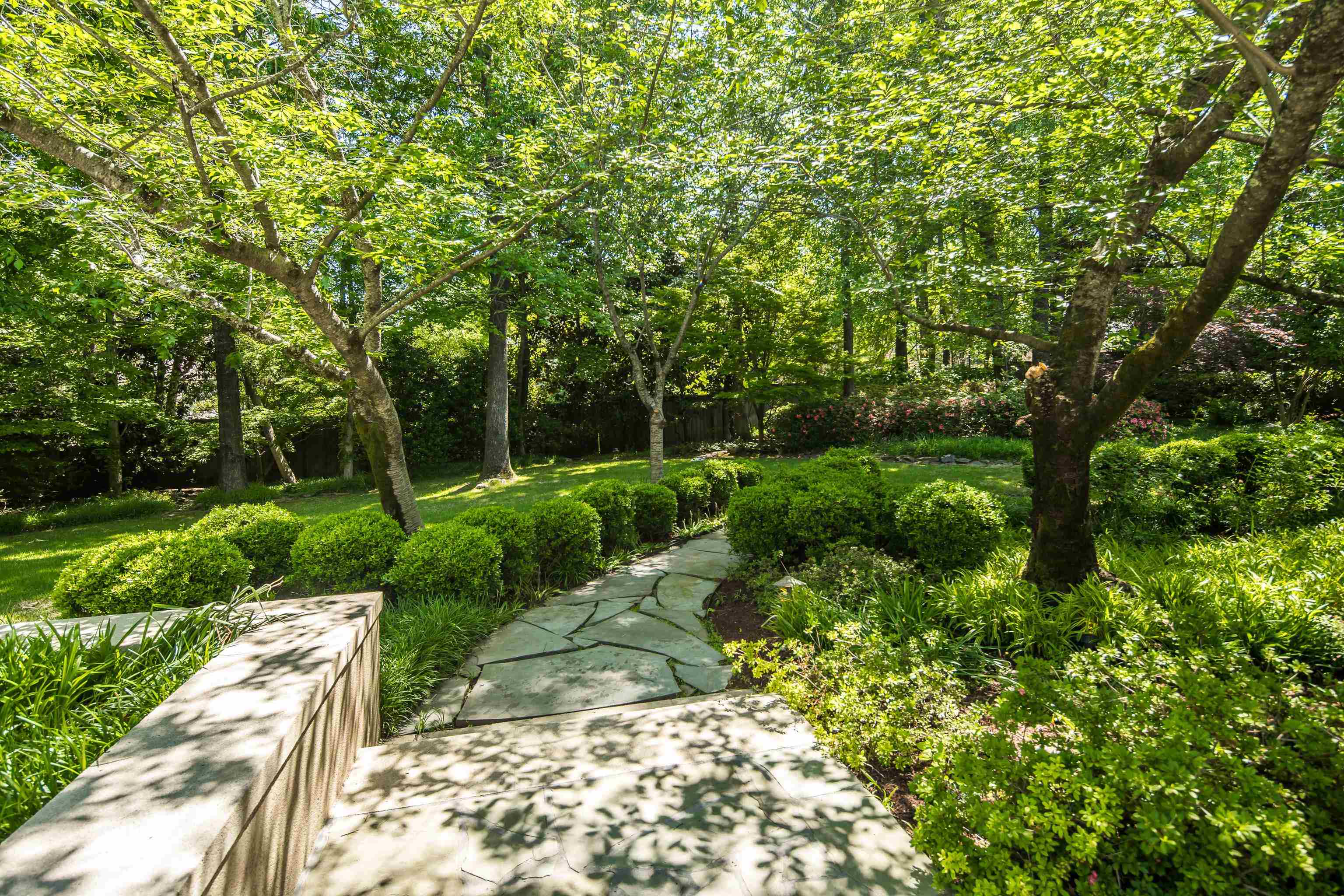 198 CLOISTER GREEN CV