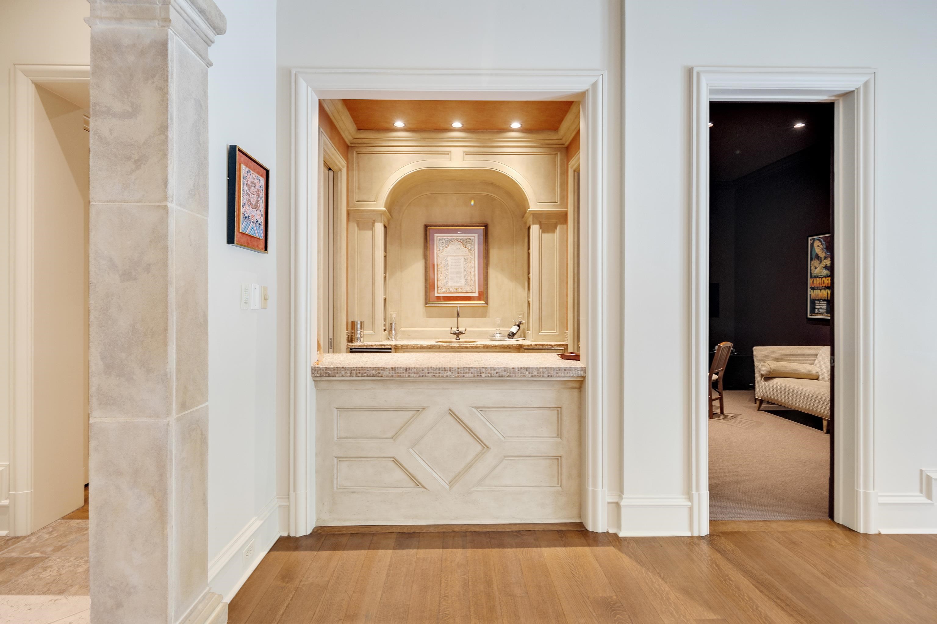 198 CLOISTER GREEN CV