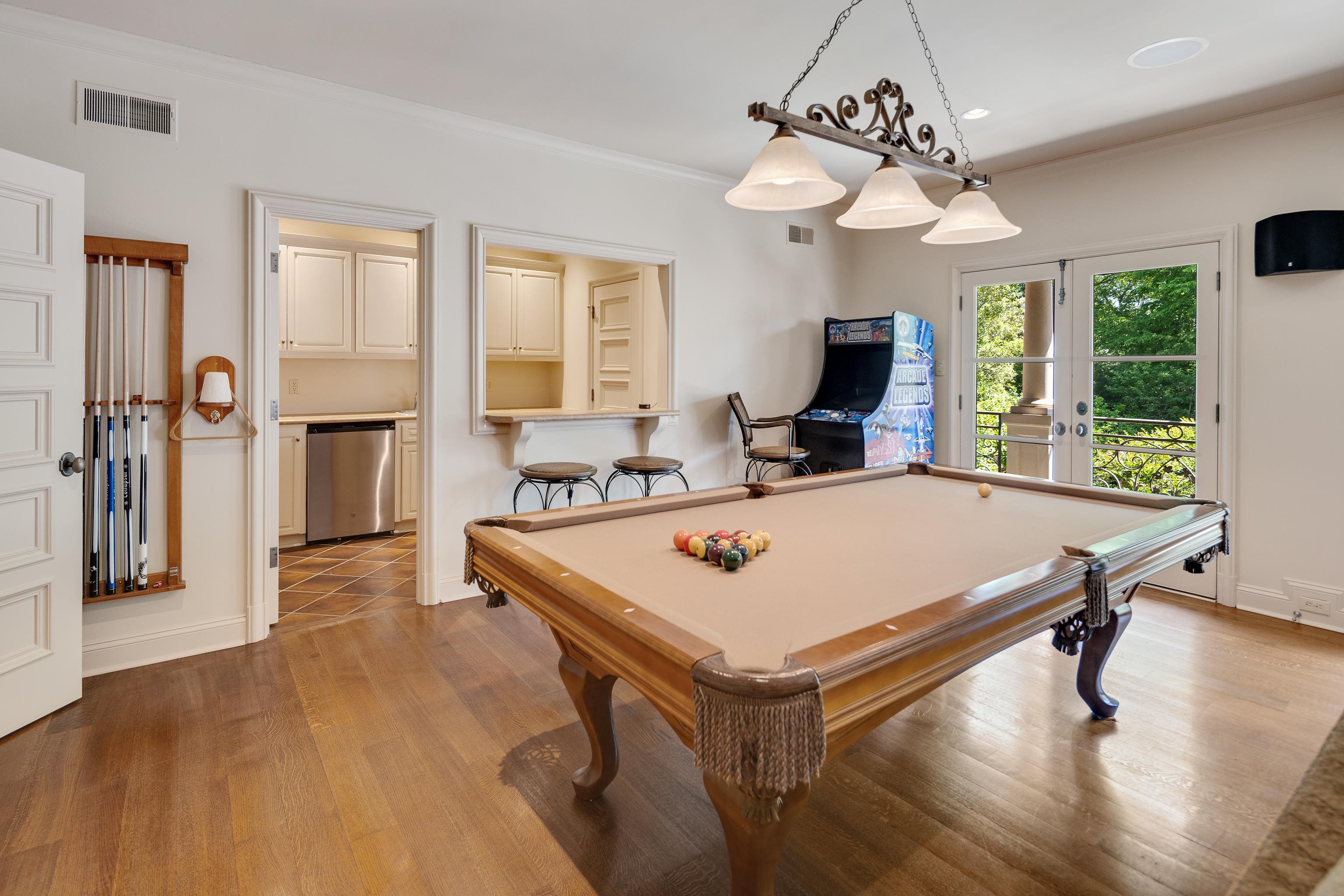 198 CLOISTER GREEN CV
