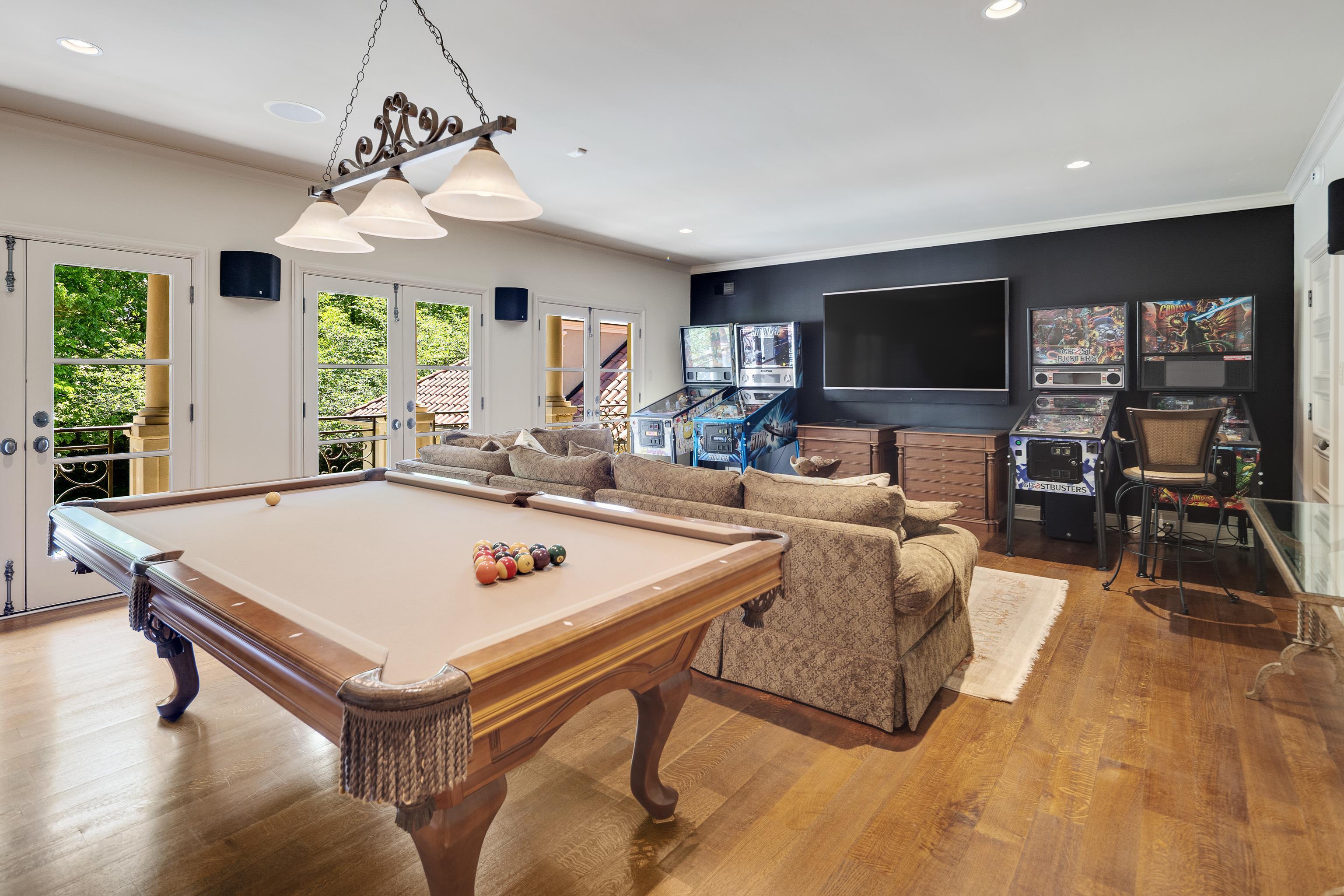 198 CLOISTER GREEN CV