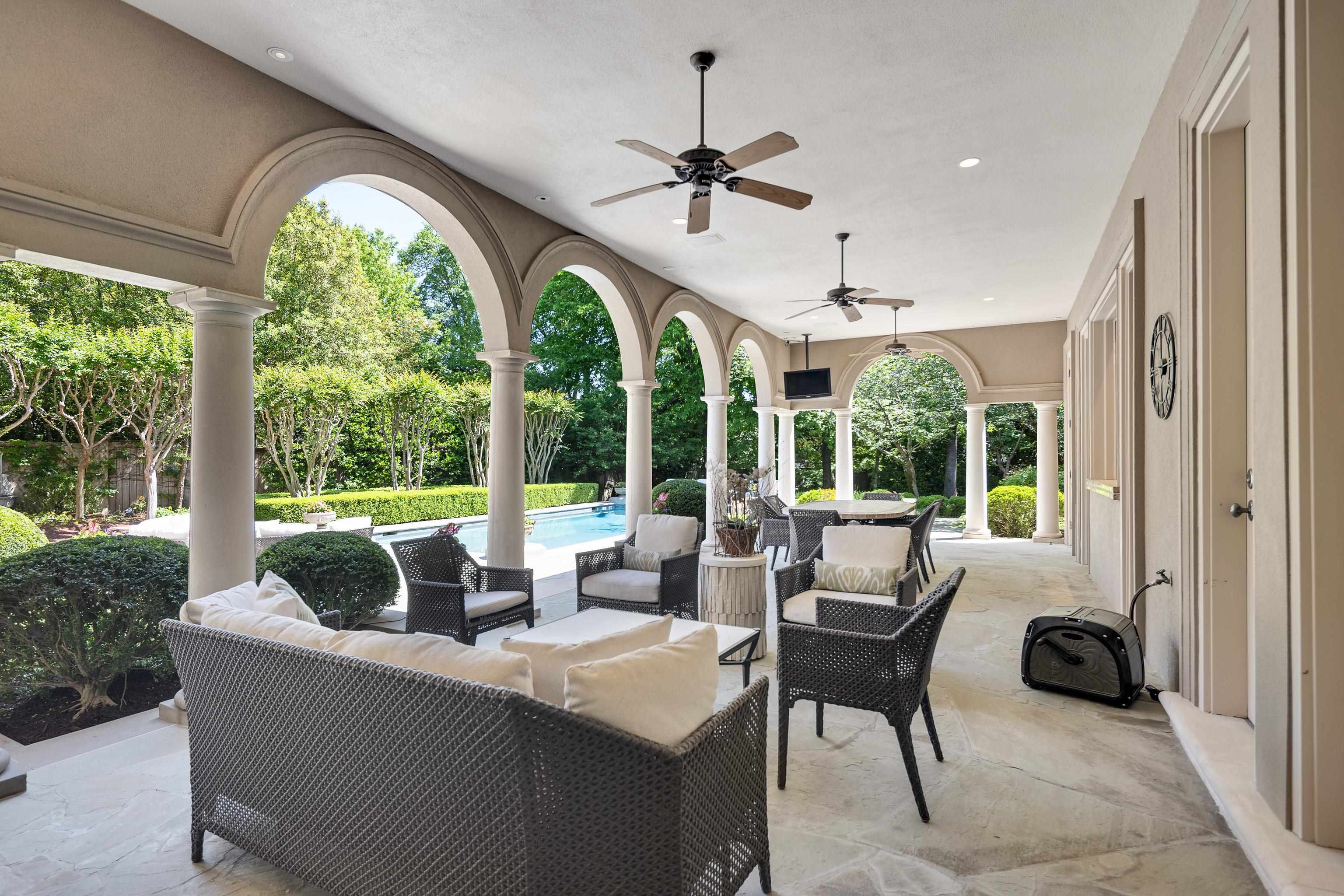 198 CLOISTER GREEN CV