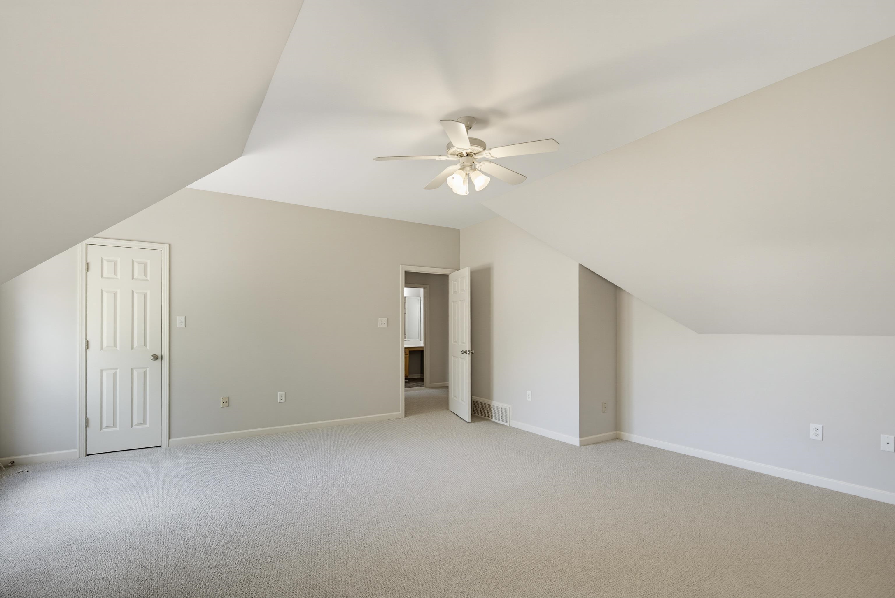 1817 LILES LN