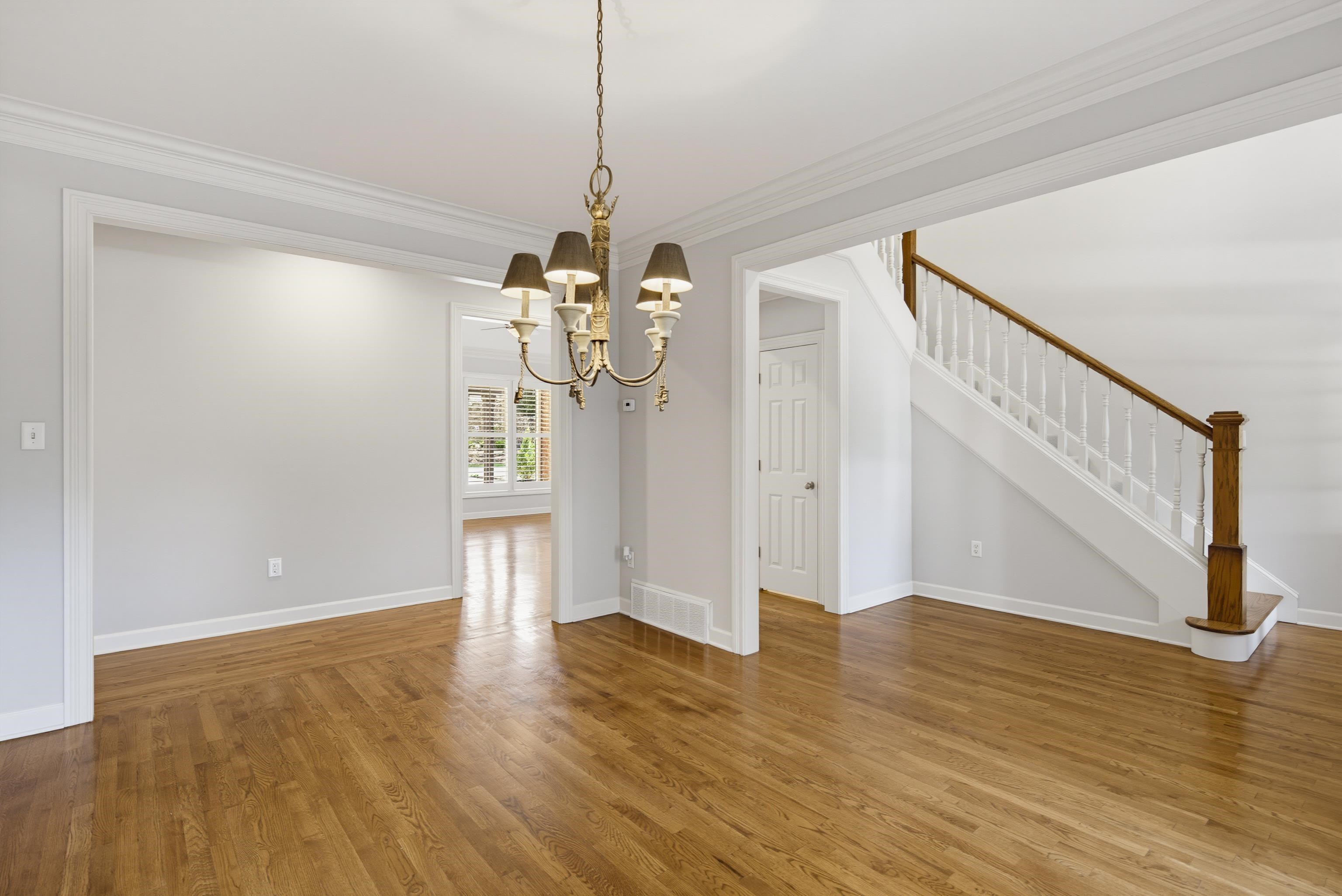 1817 LILES LN