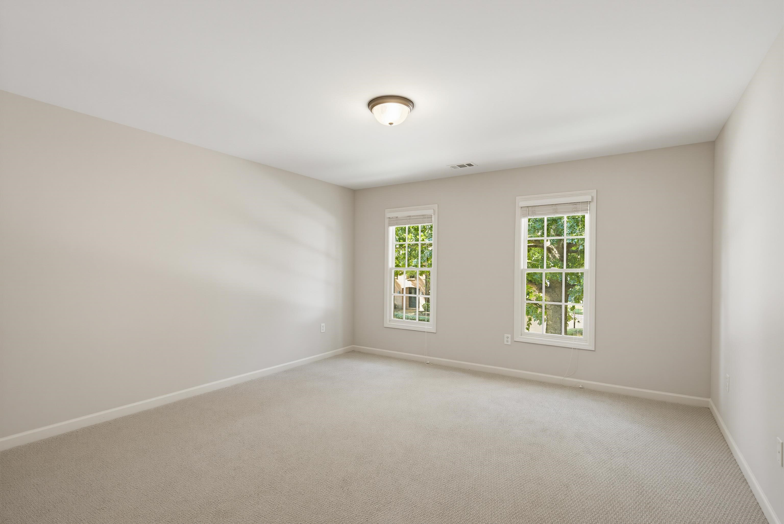 1817 LILES LN