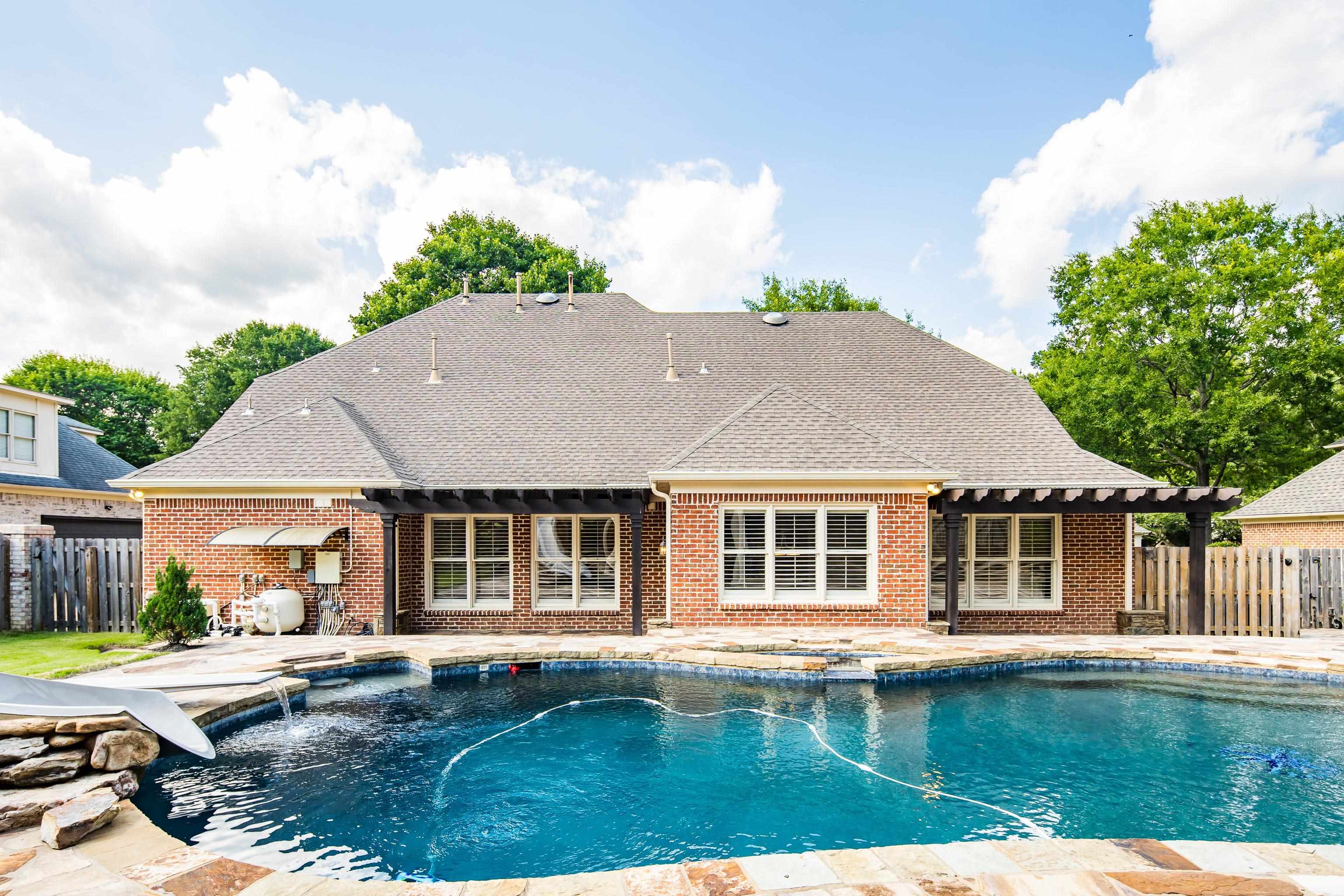 1817 LILES LN