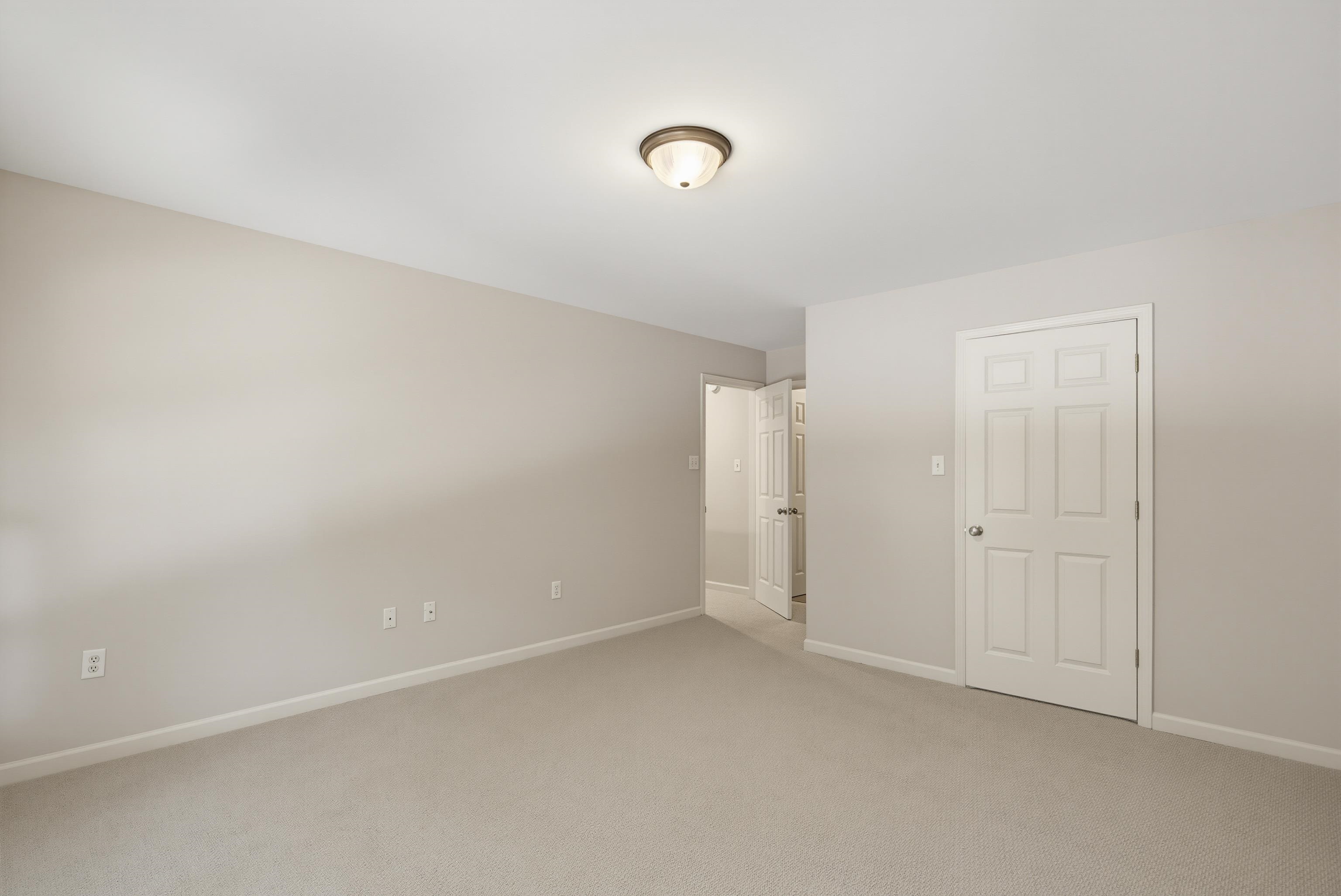 1817 LILES LN