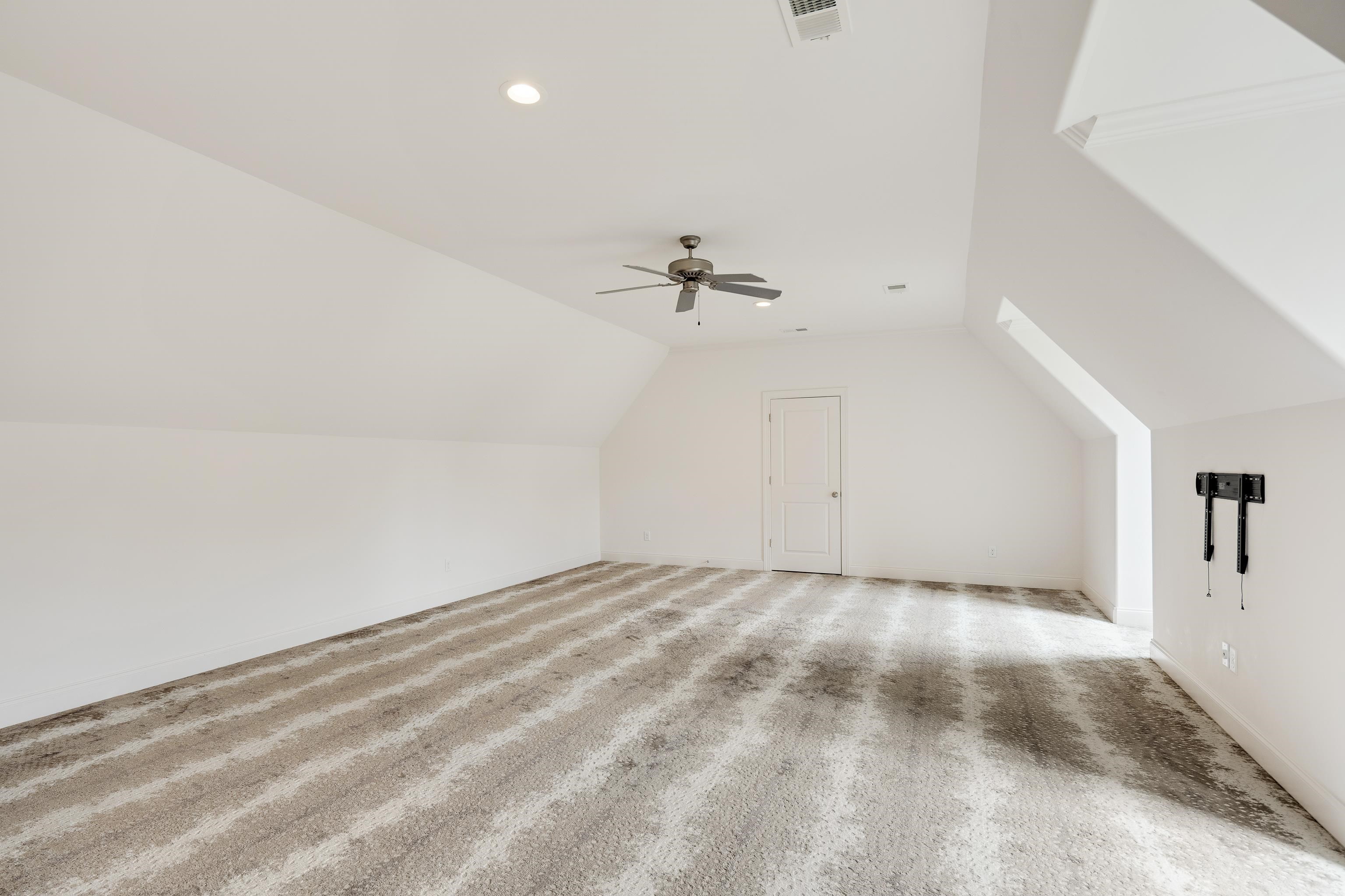 9071 N WINSTON WOODS CIR