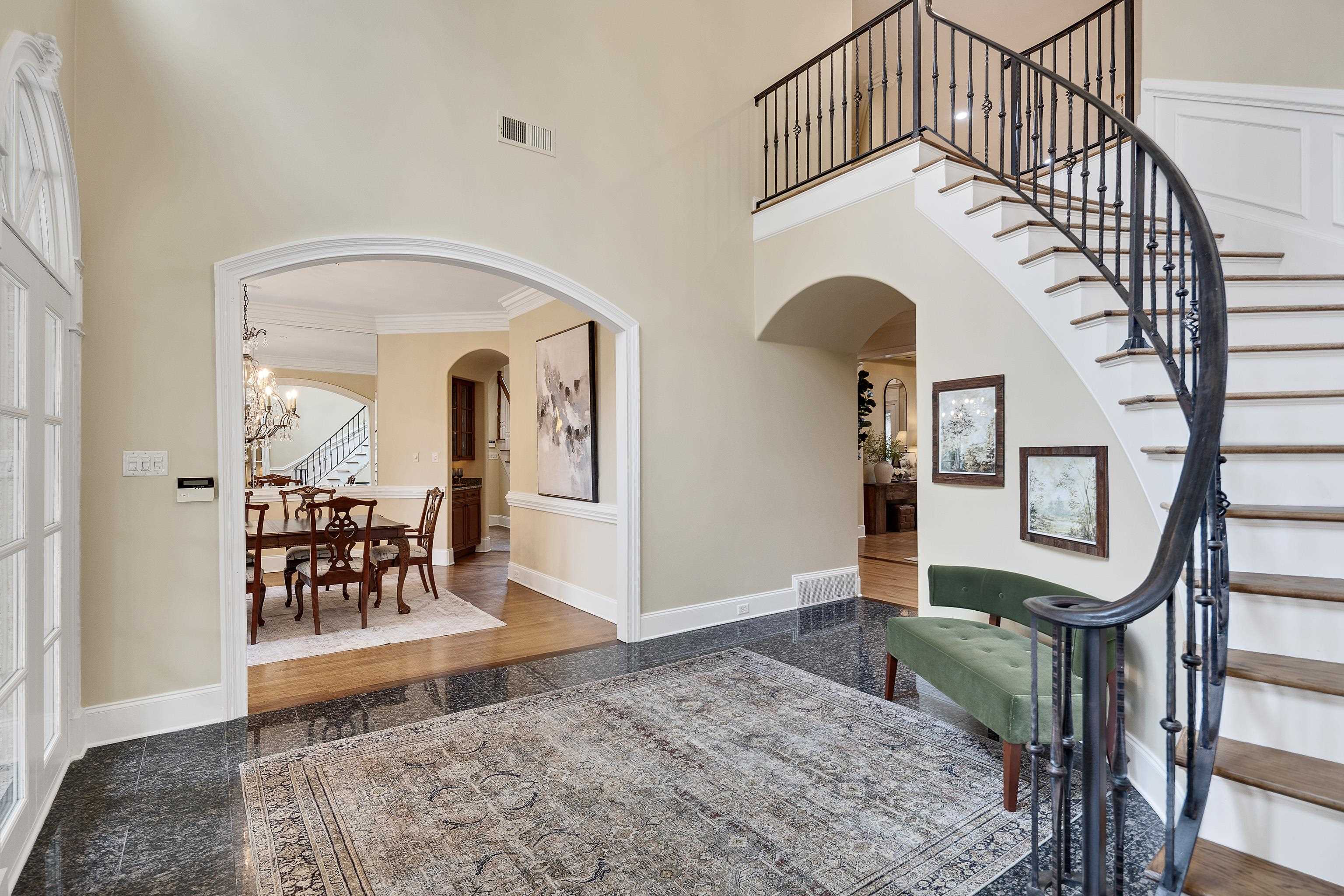 2720 CALKINS RD