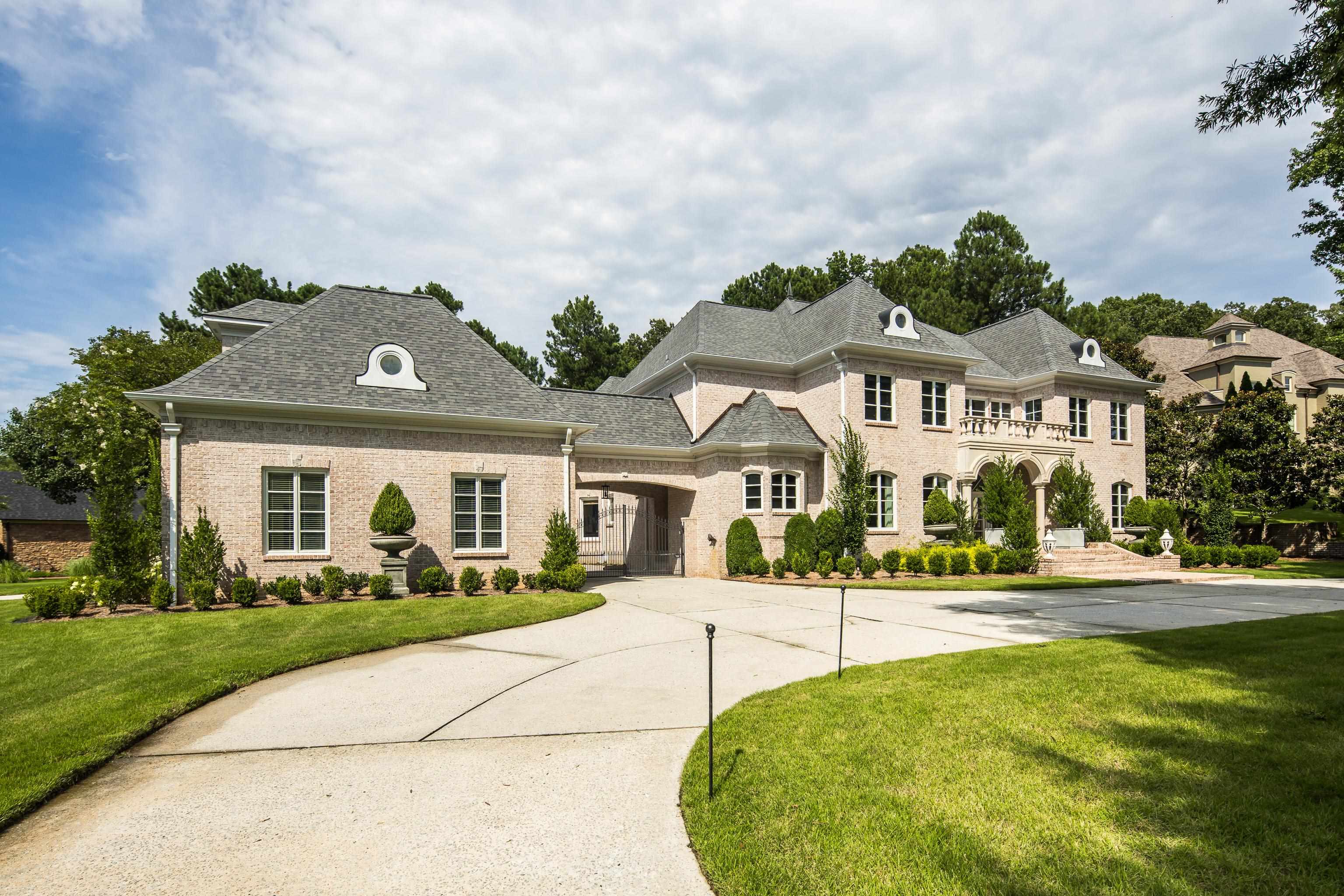 2720 CALKINS RD