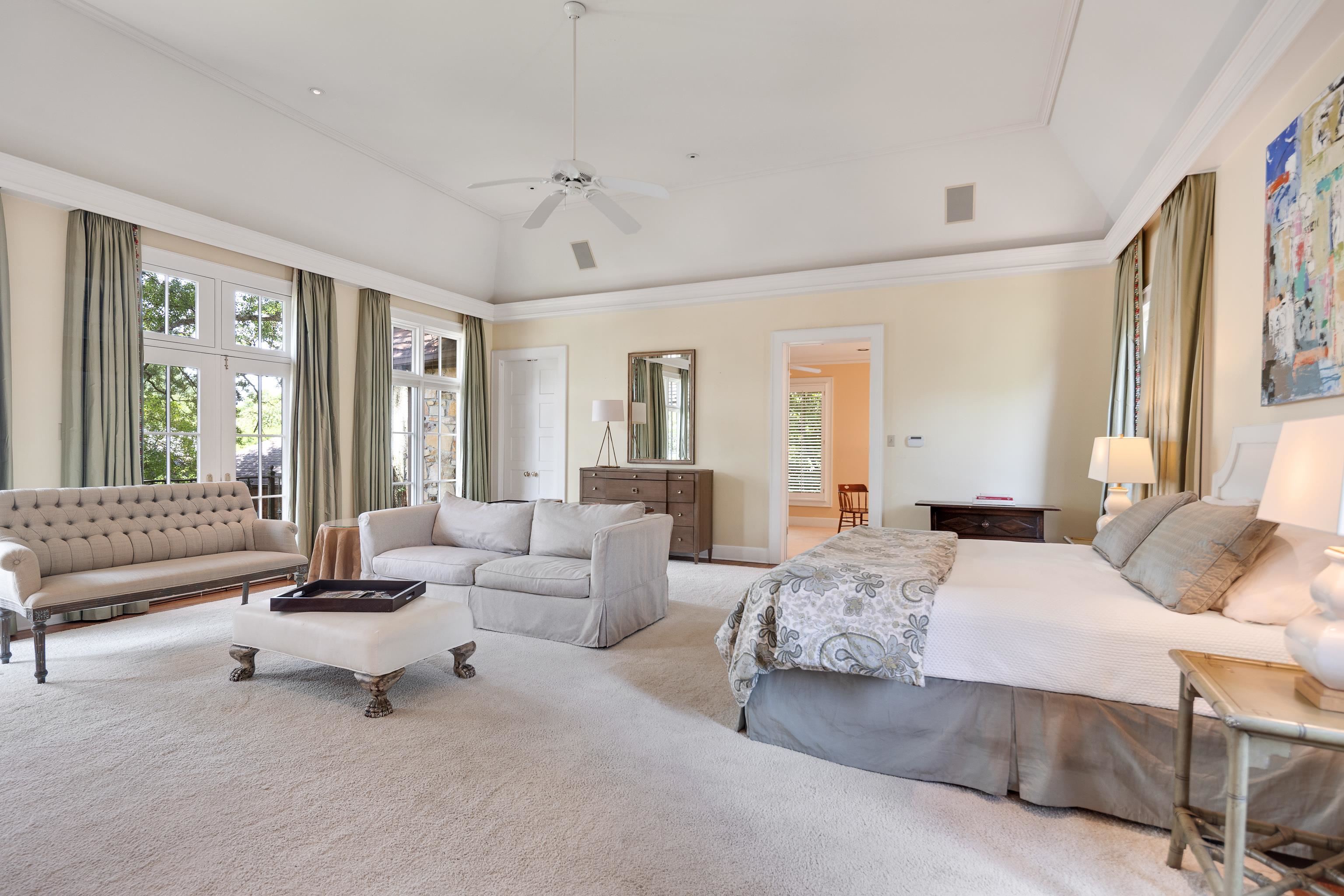 226 W GOODWYN ST