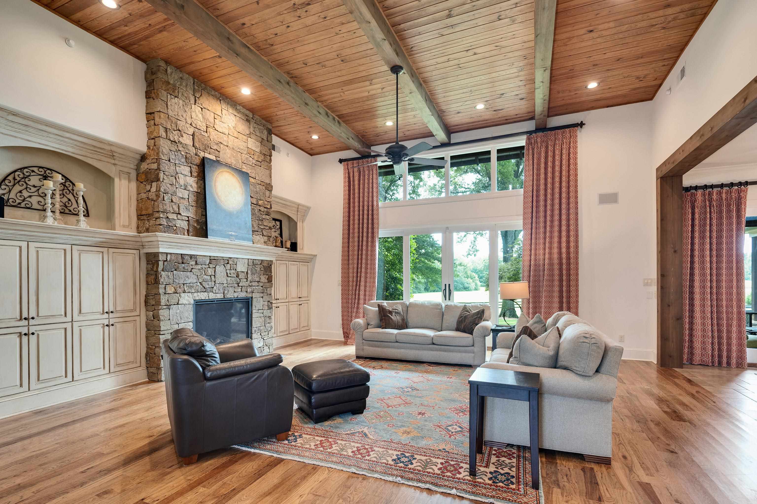 70 GREENBRIER LAKES CV