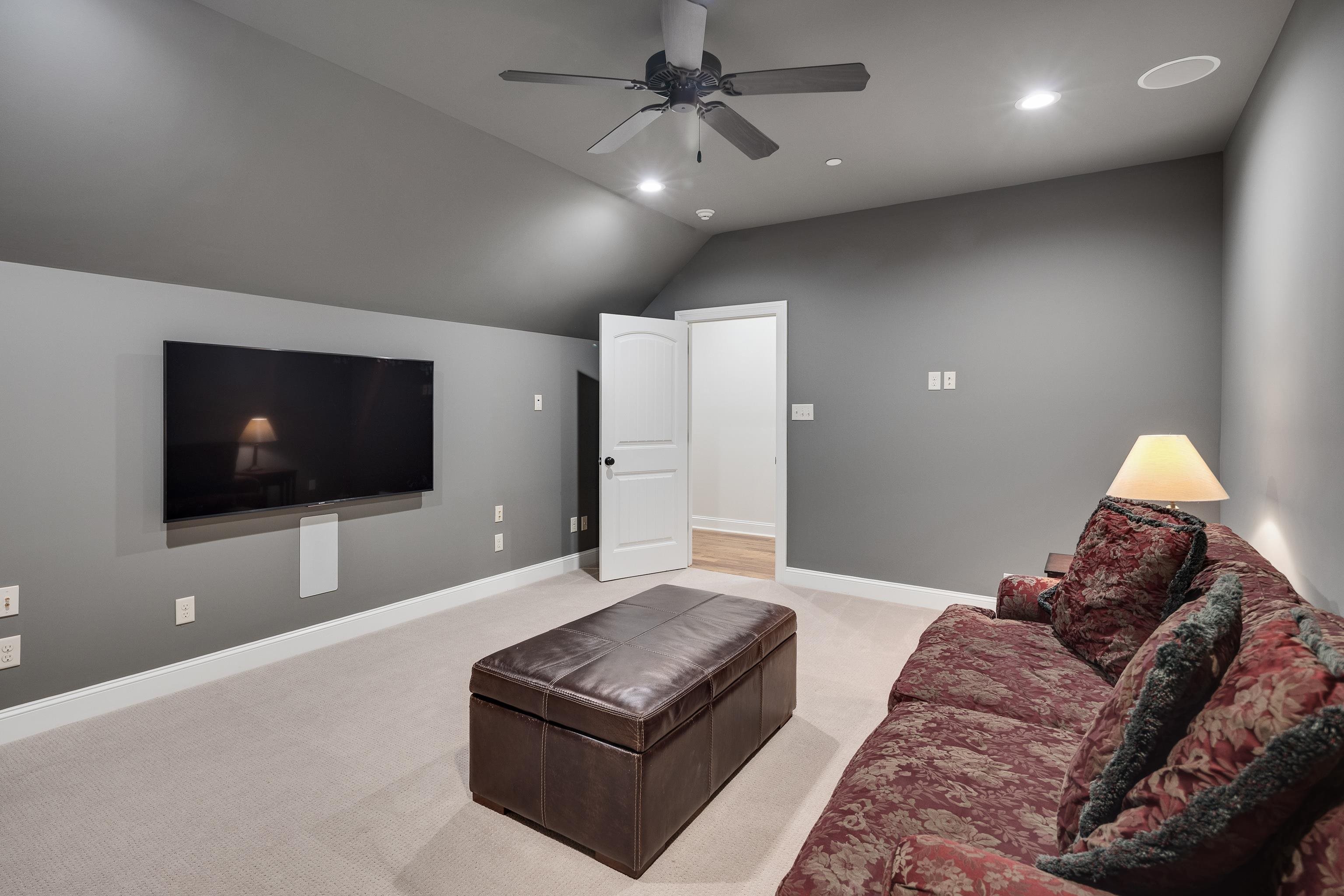 70 GREENBRIER LAKES CV