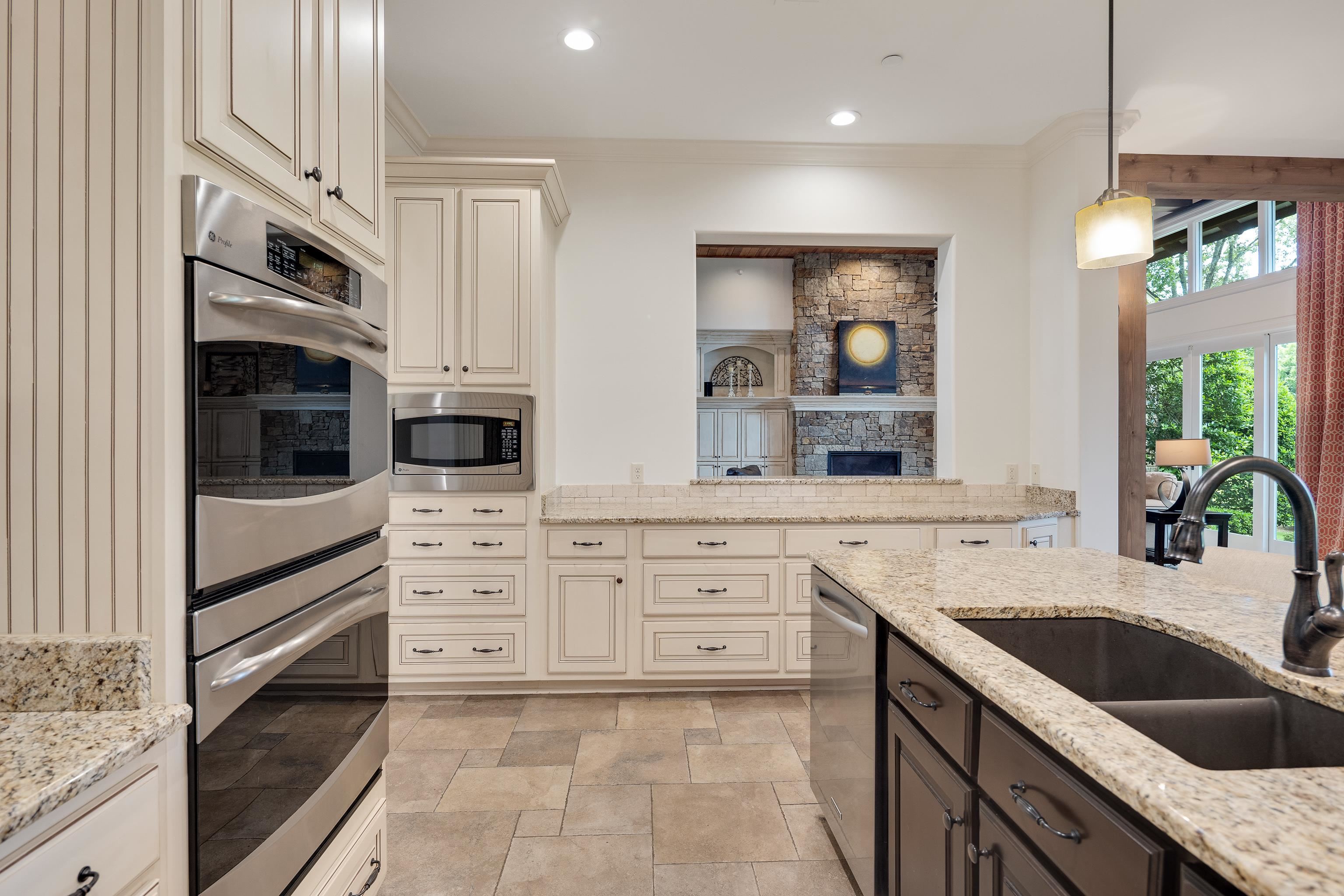 70 GREENBRIER LAKES CV