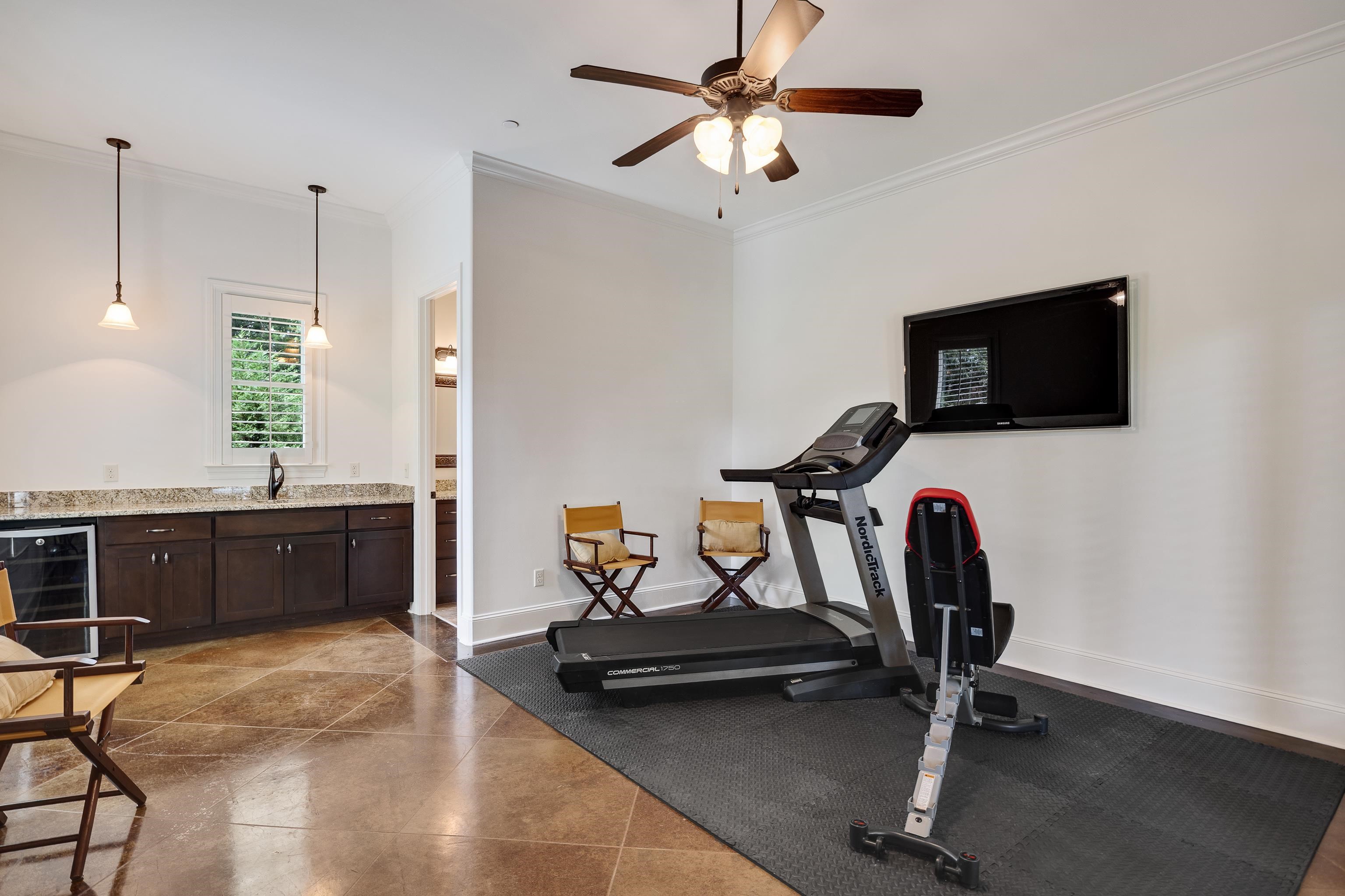 70 GREENBRIER LAKES CV