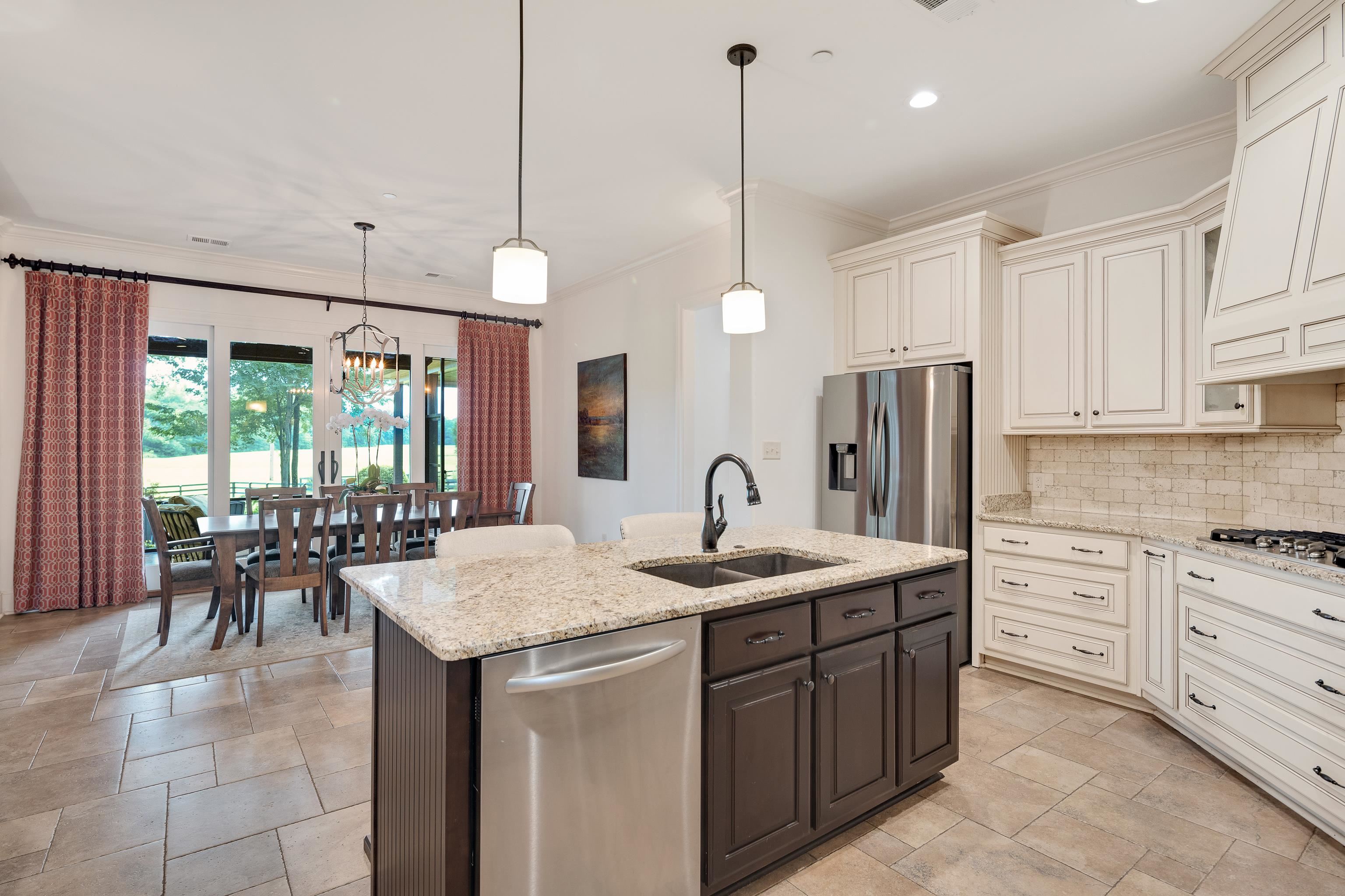 70 GREENBRIER LAKES CV