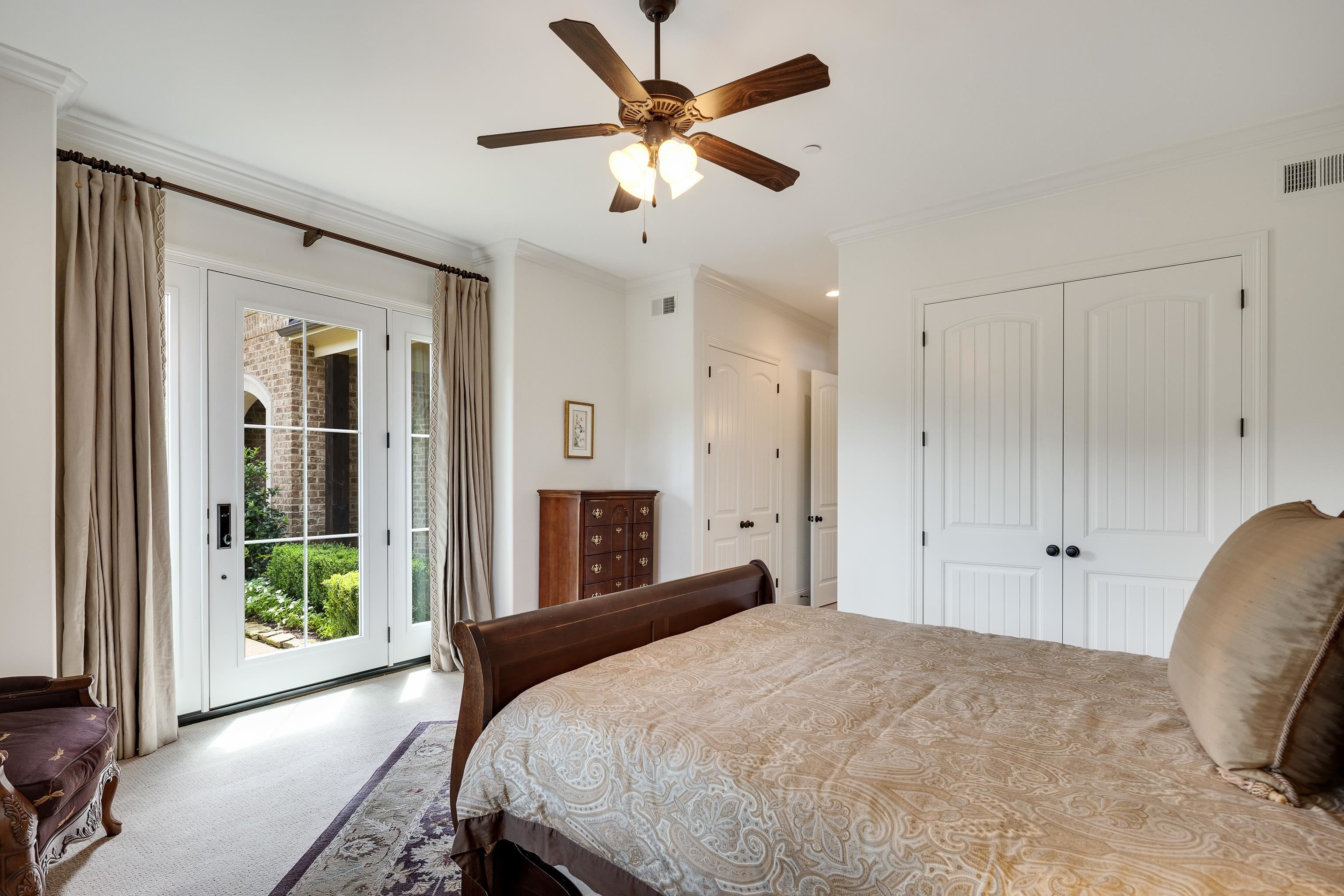 70 GREENBRIER LAKES CV