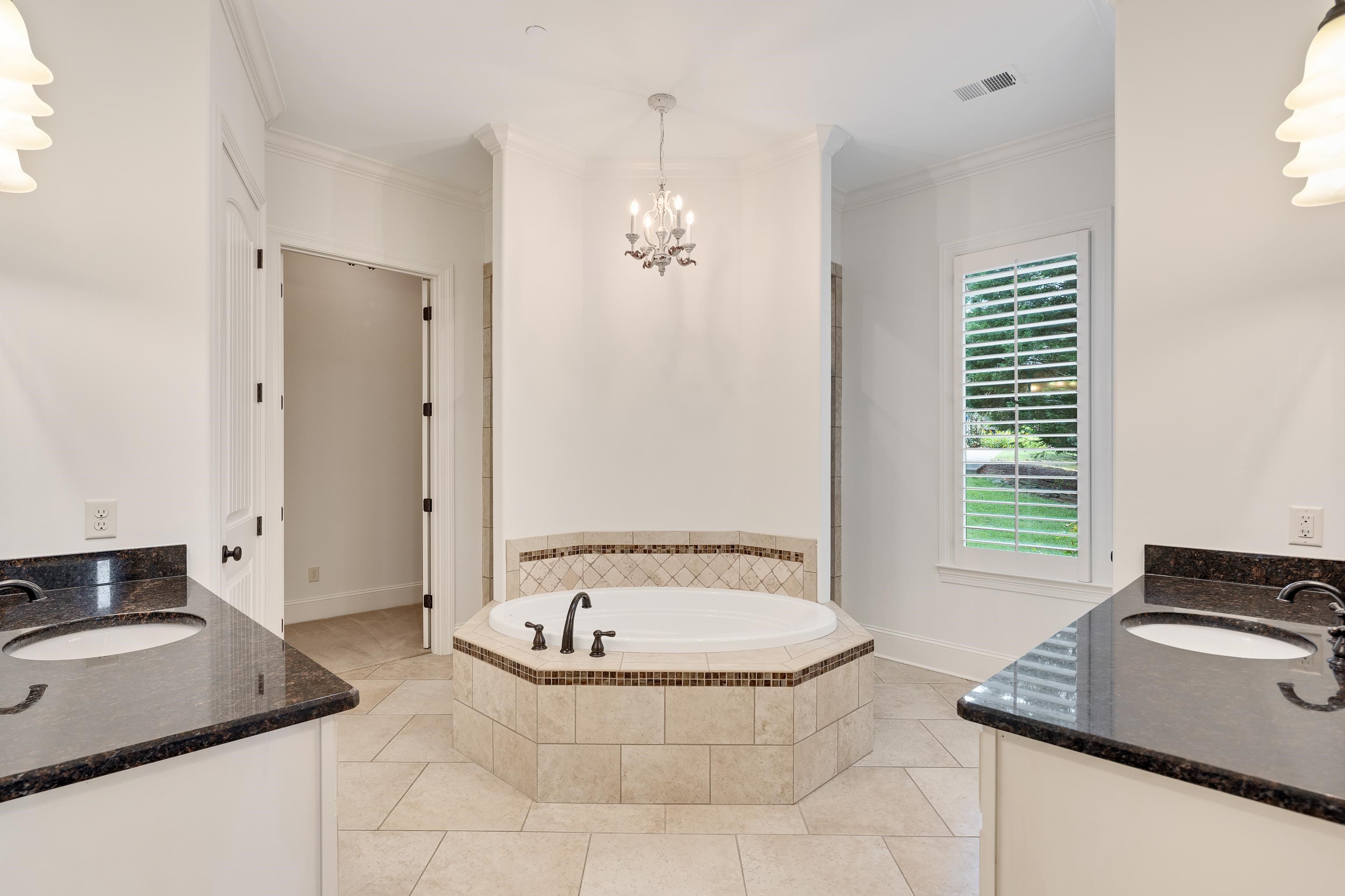 70 GREENBRIER LAKES CV
