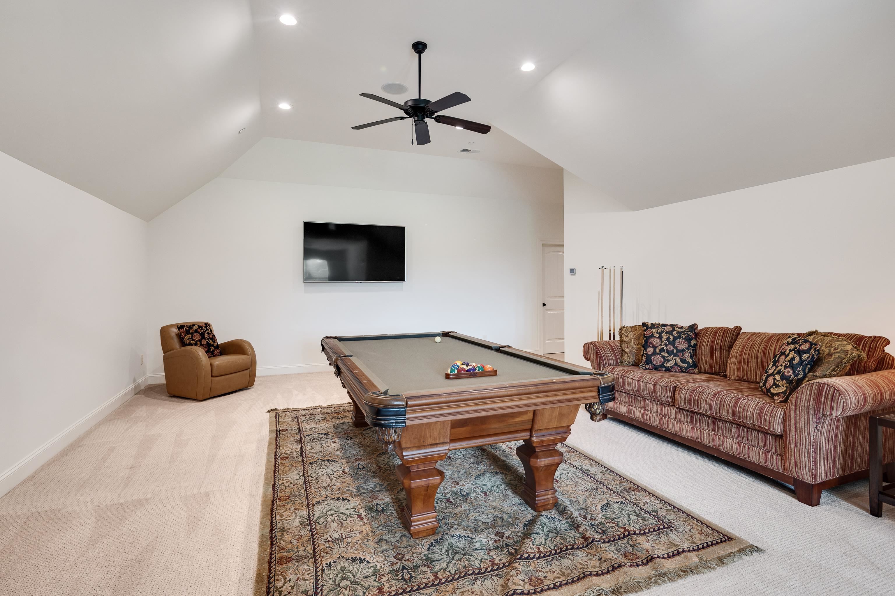 70 GREENBRIER LAKES CV