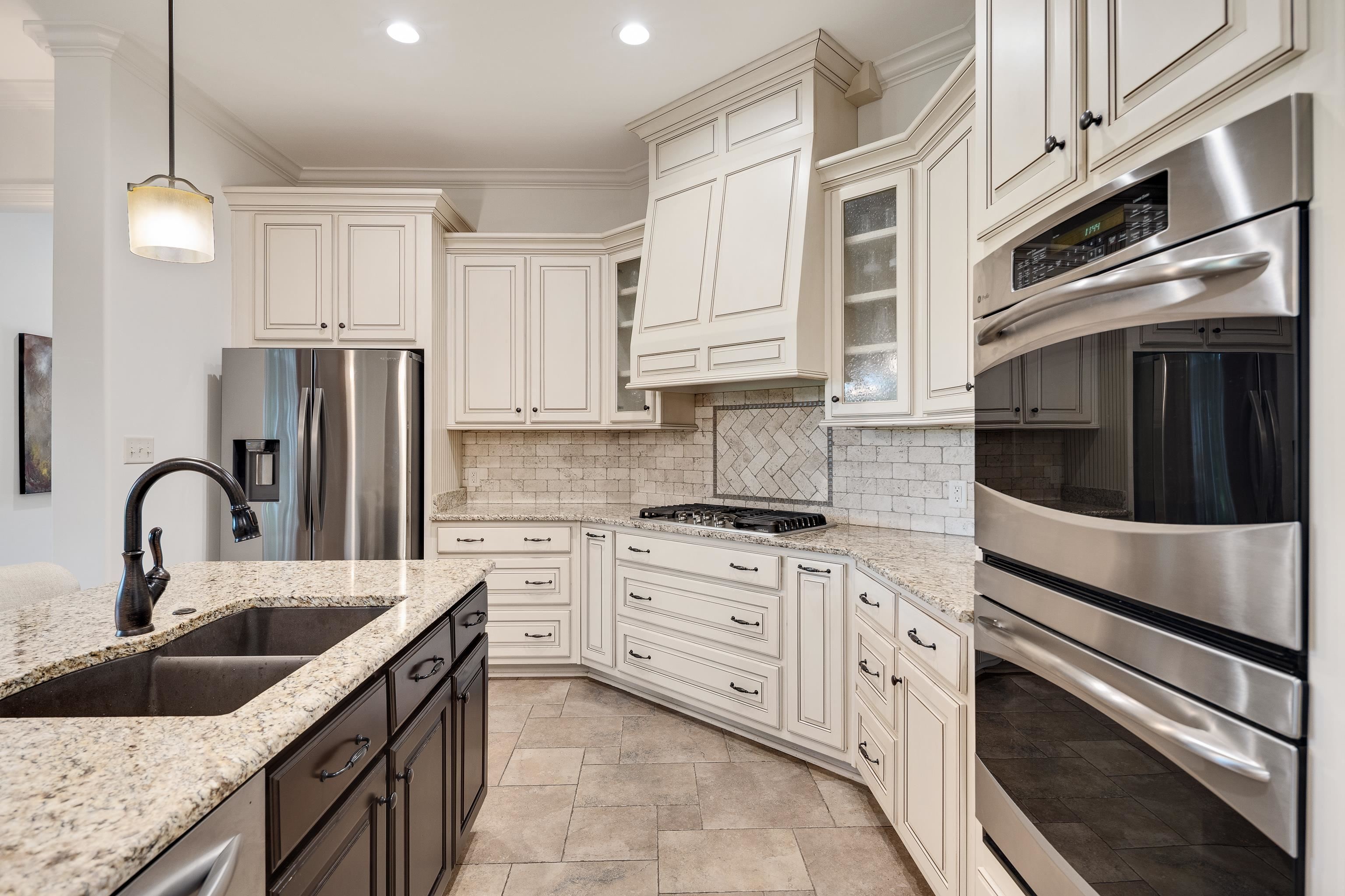 70 GREENBRIER LAKES CV