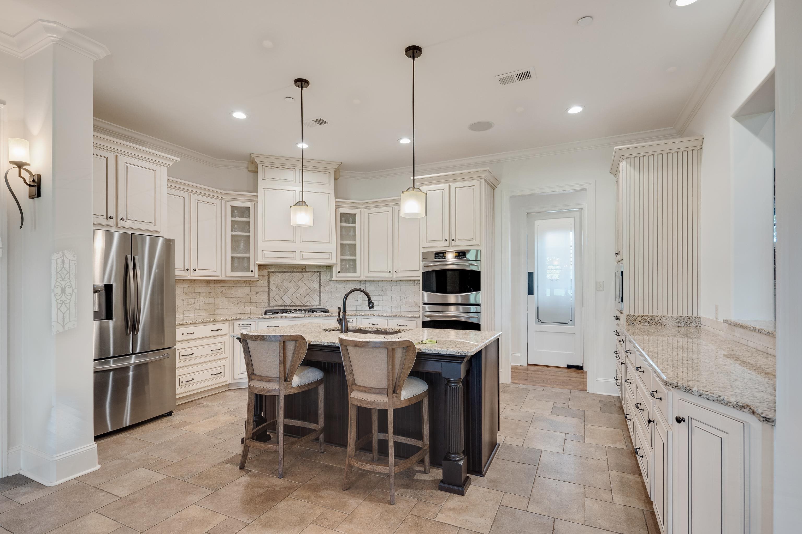 70 GREENBRIER LAKES CV