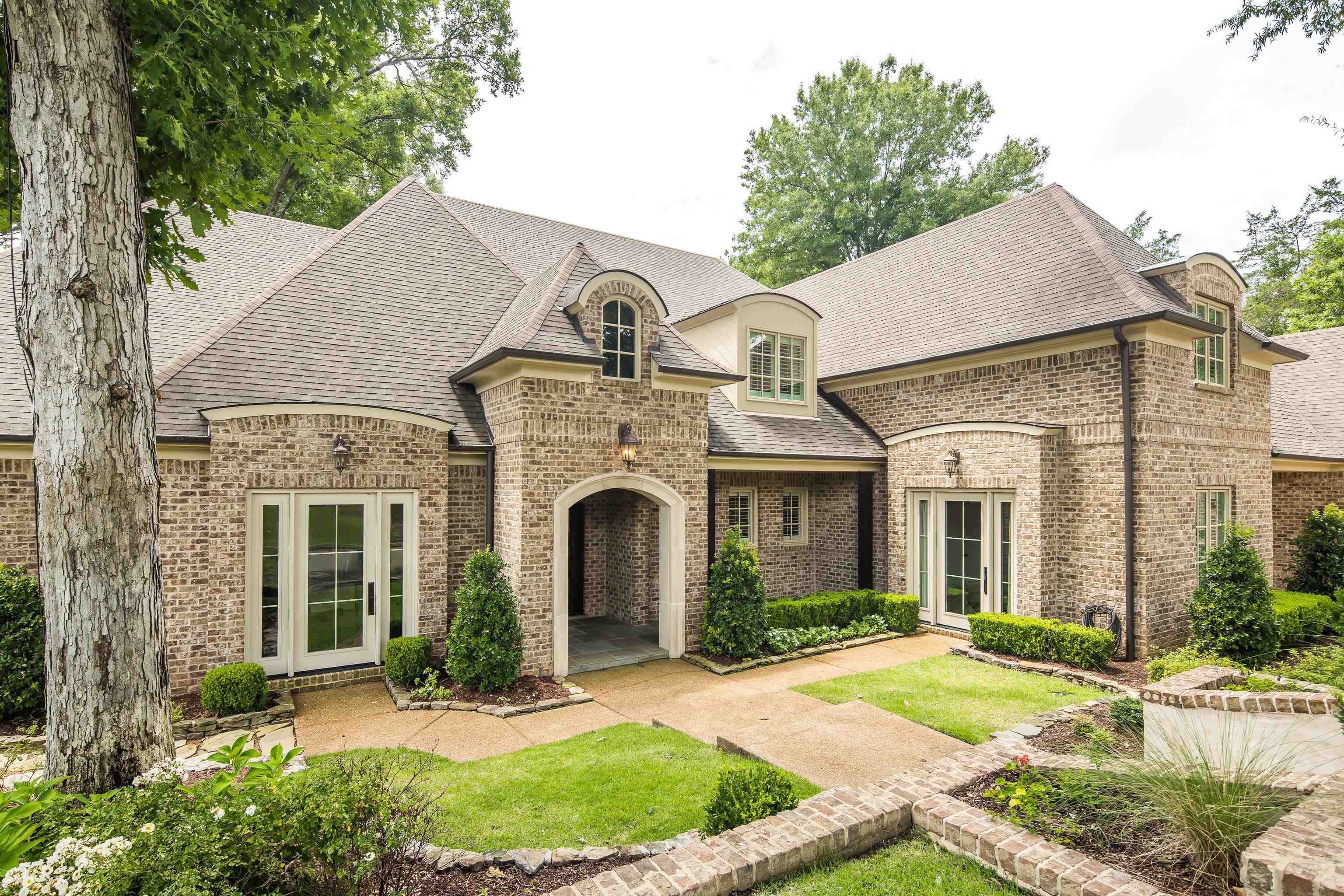 70 GREENBRIER LAKES CV