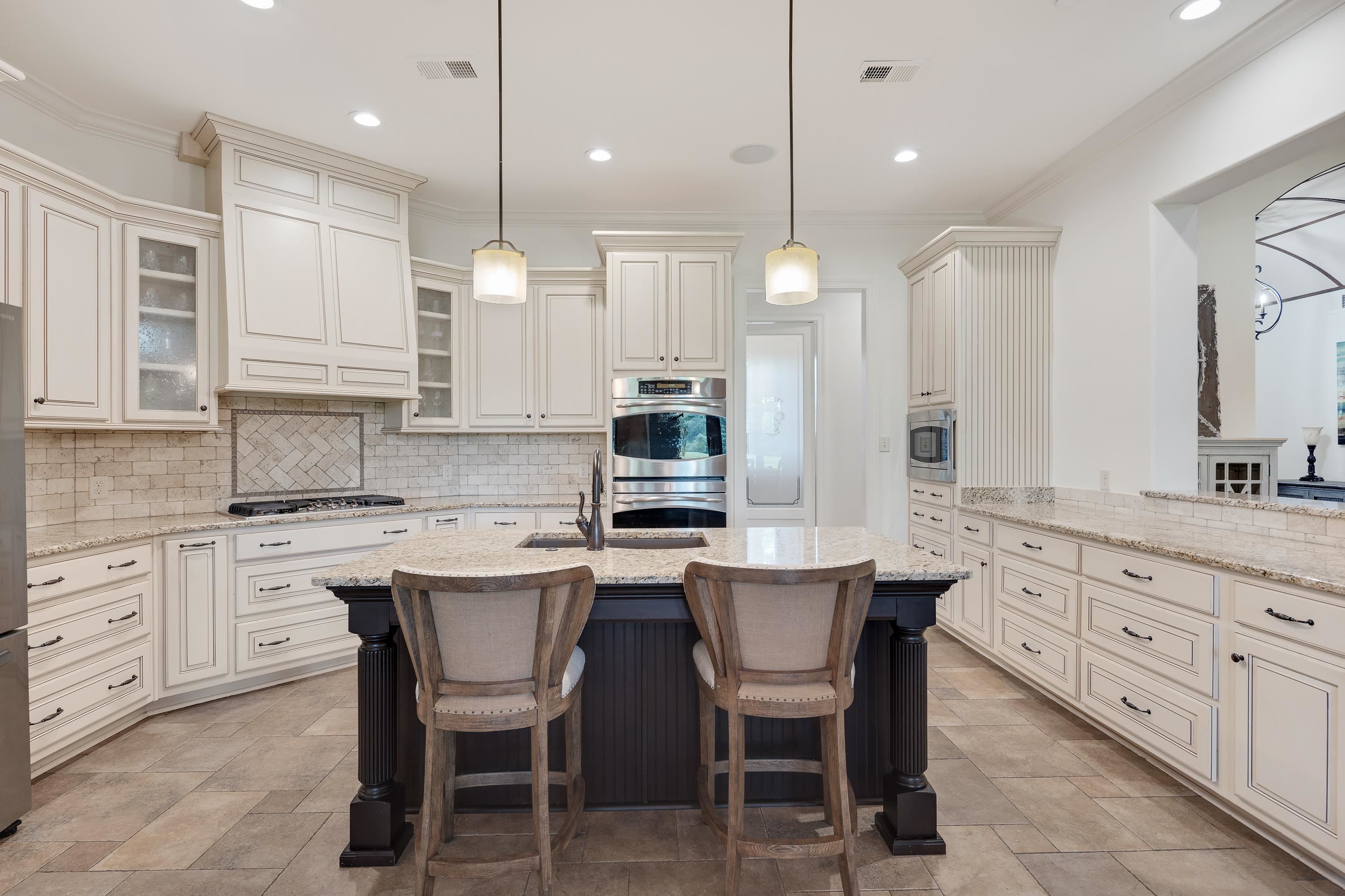 70 GREENBRIER LAKES CV