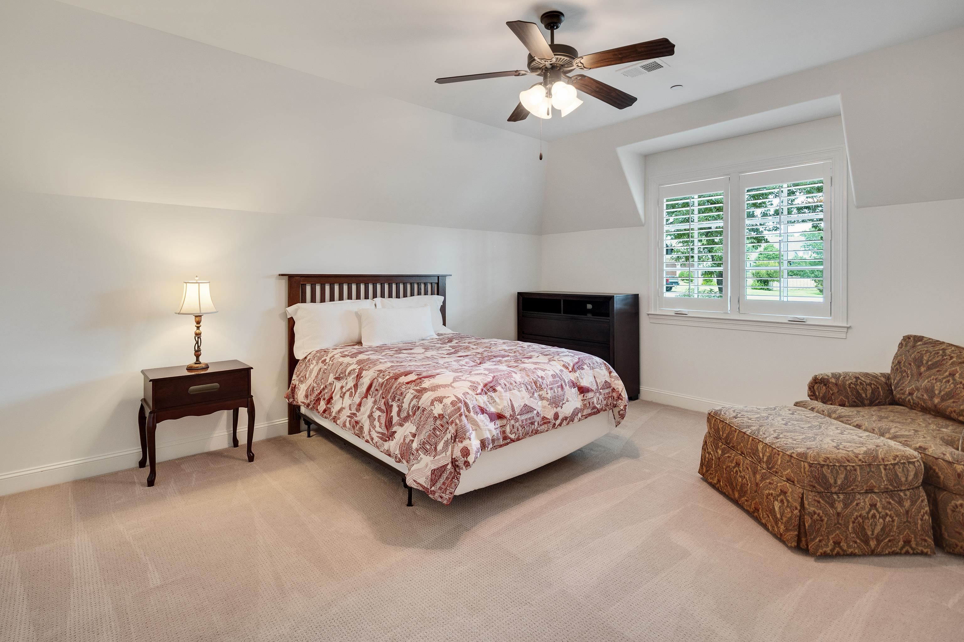 70 GREENBRIER LAKES CV