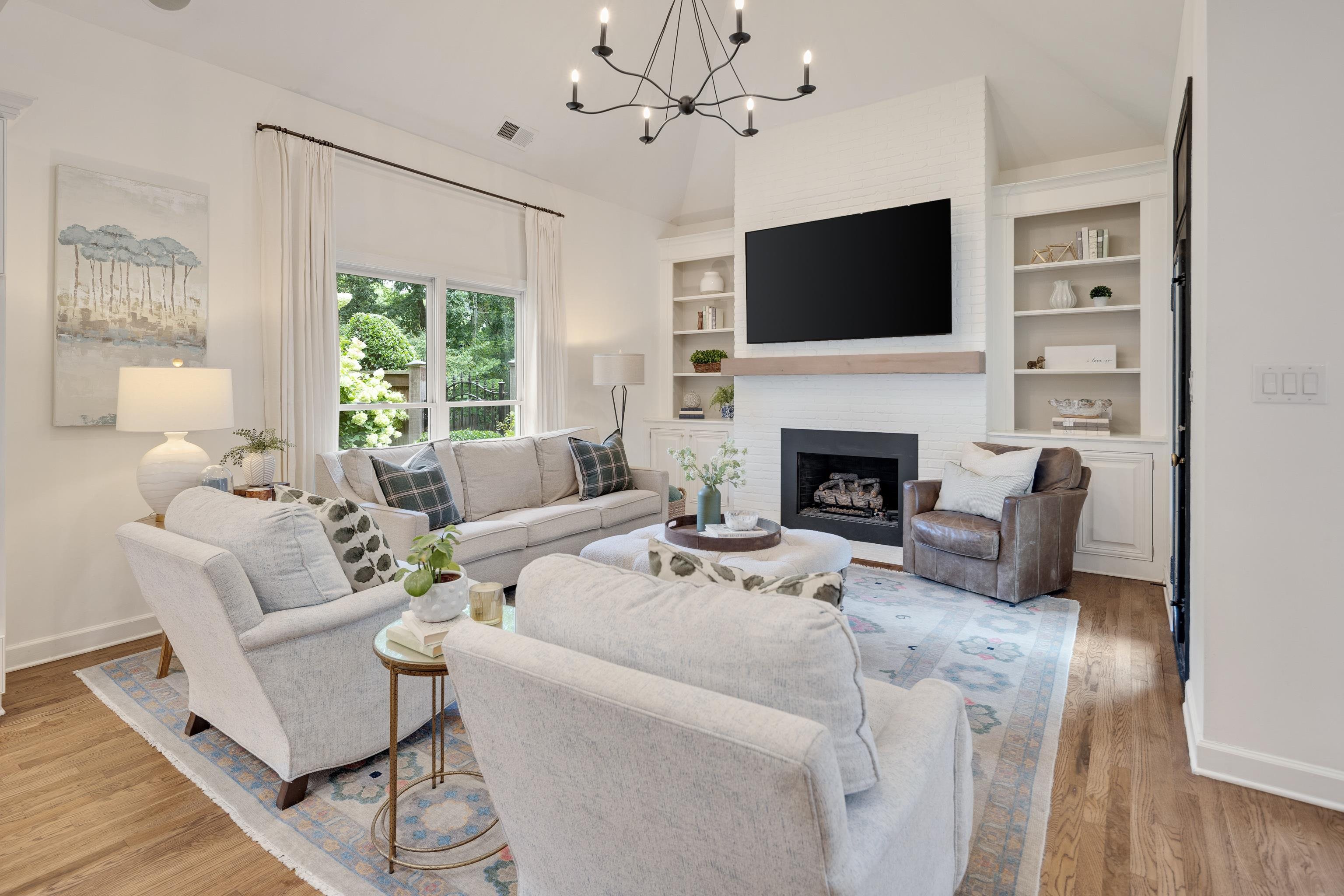 2902 BENTWOOD OAK DR
