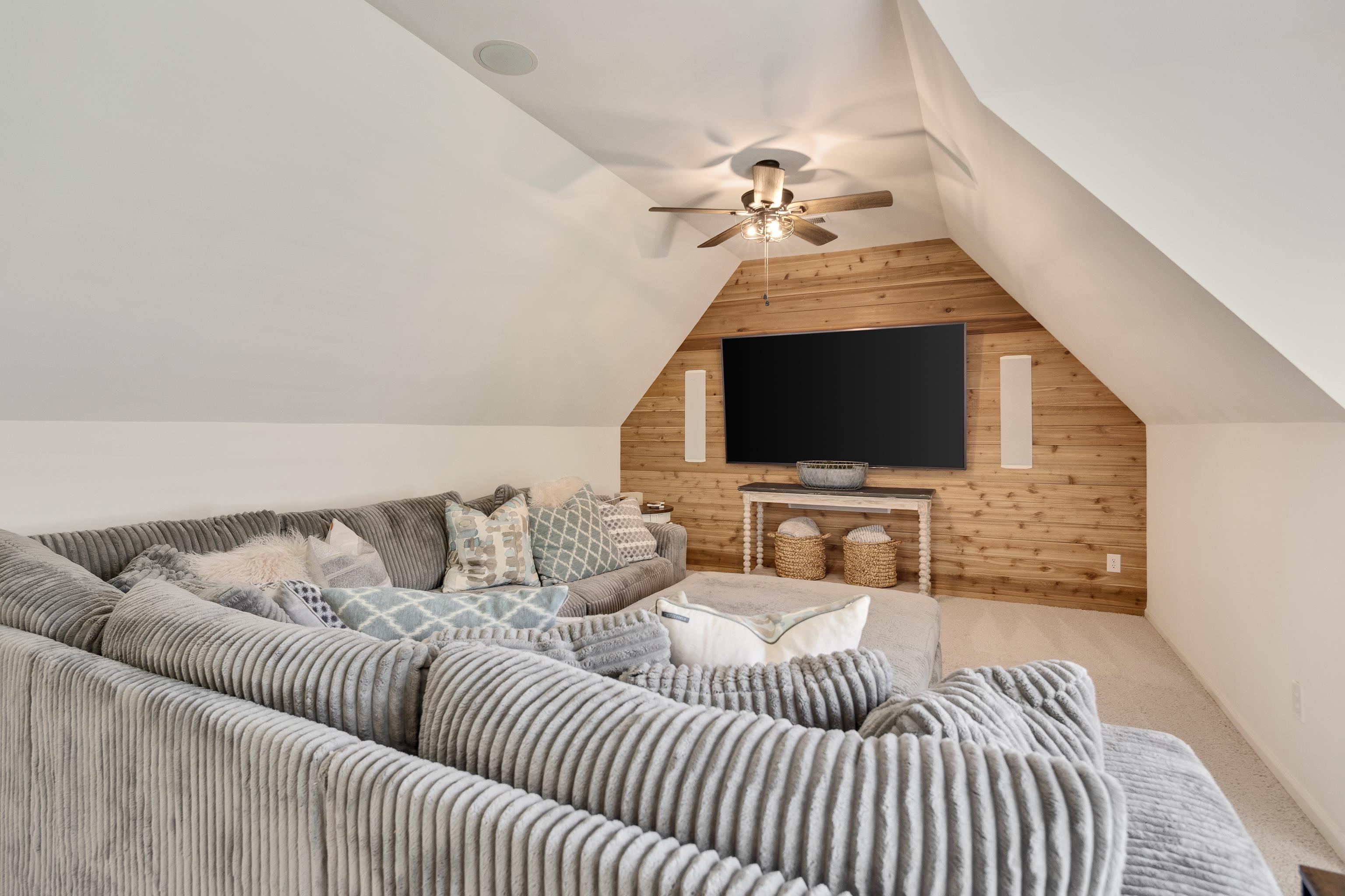 2902 BENTWOOD OAK DR