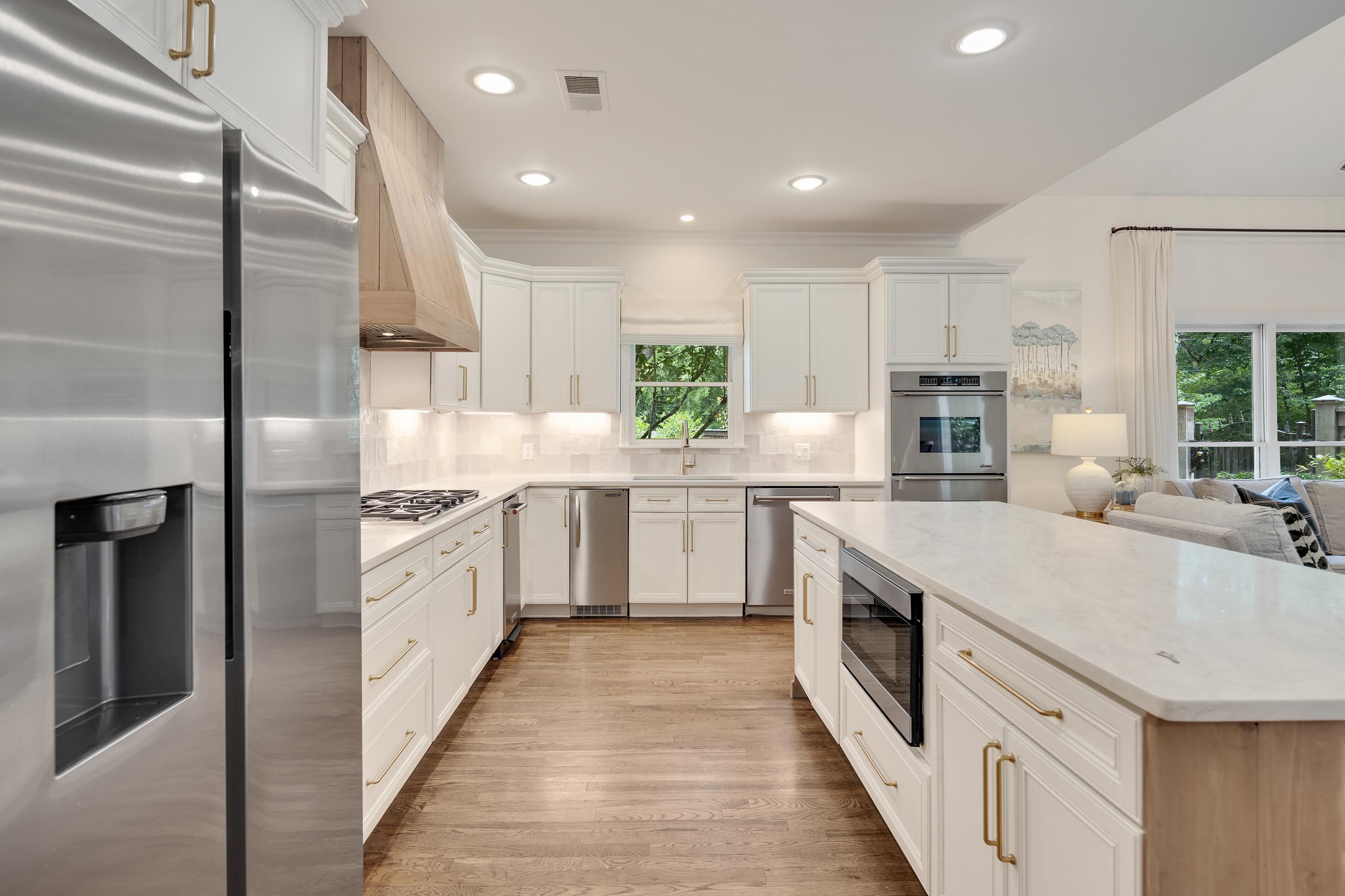 2902 BENTWOOD OAK DR