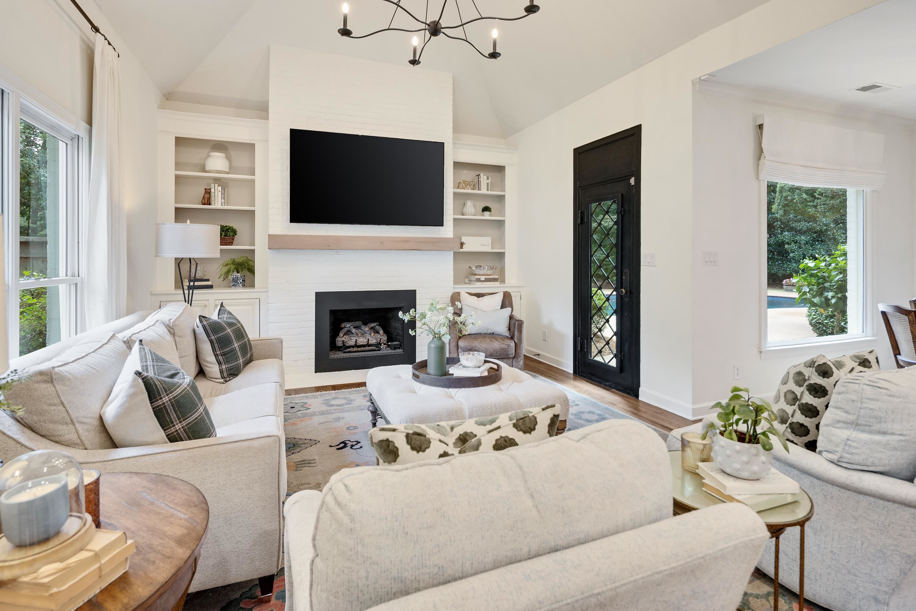 2902 BENTWOOD OAK DR