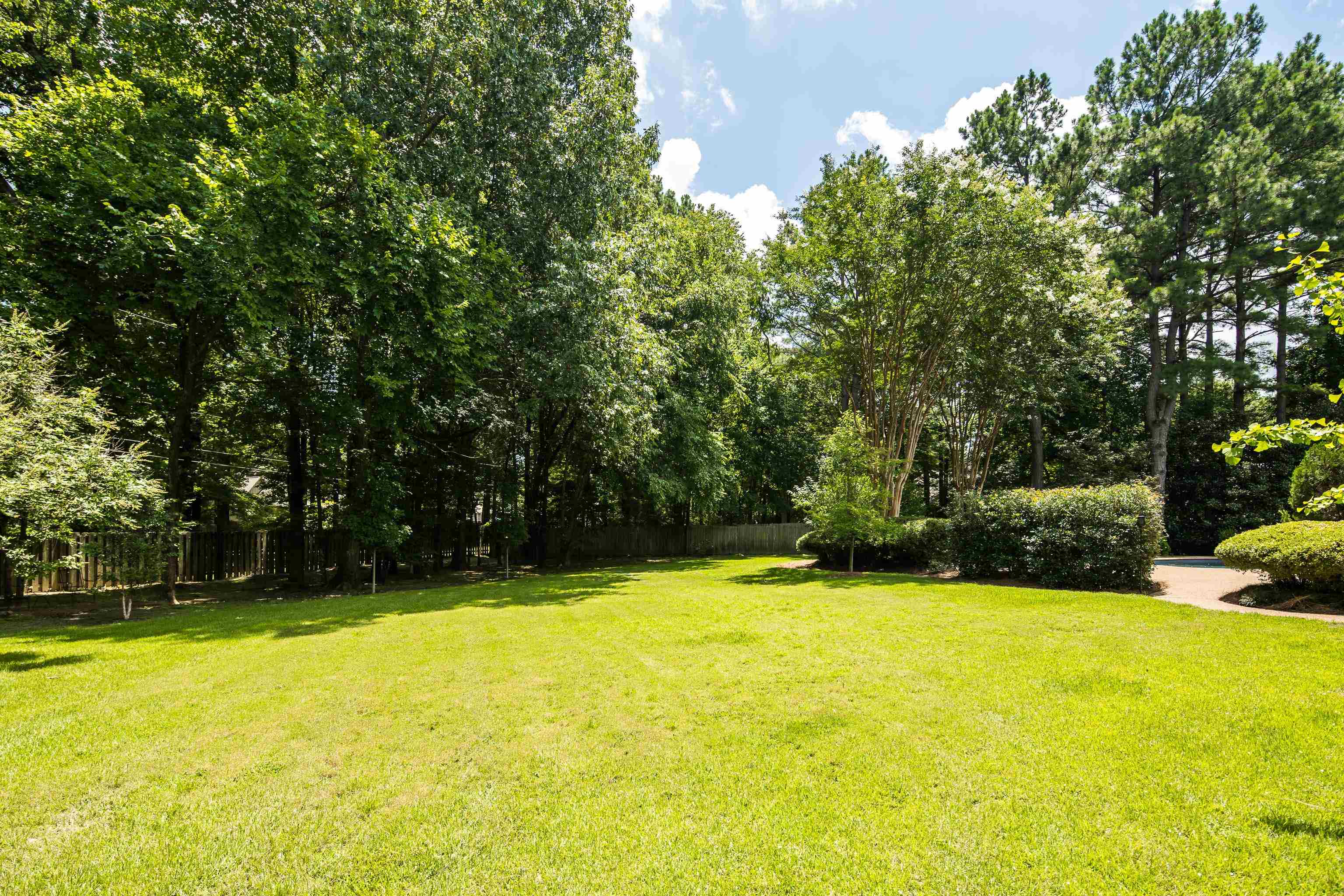 2902 BENTWOOD OAK DR