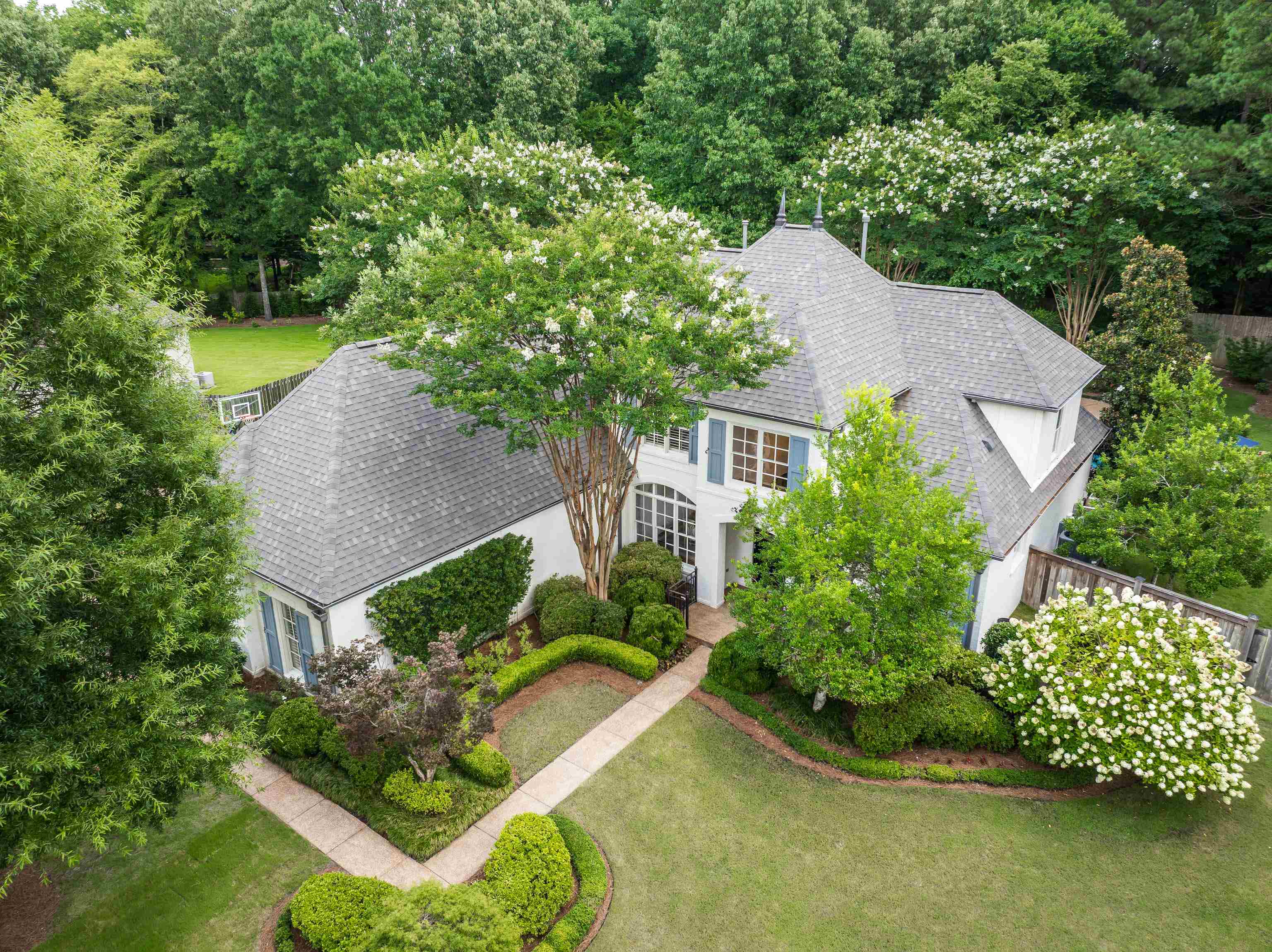 2902 BENTWOOD OAK DR