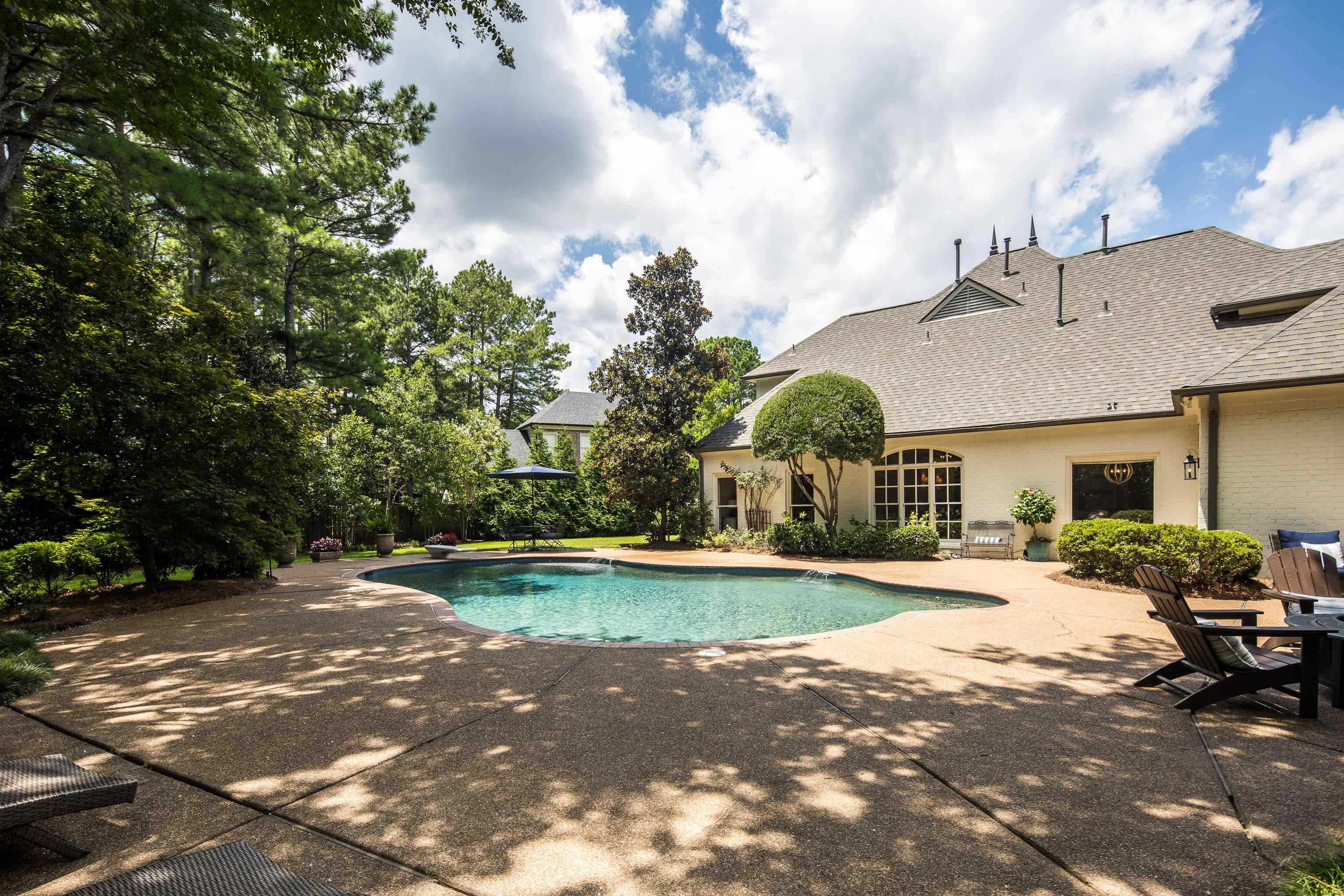 2902 BENTWOOD OAK DR