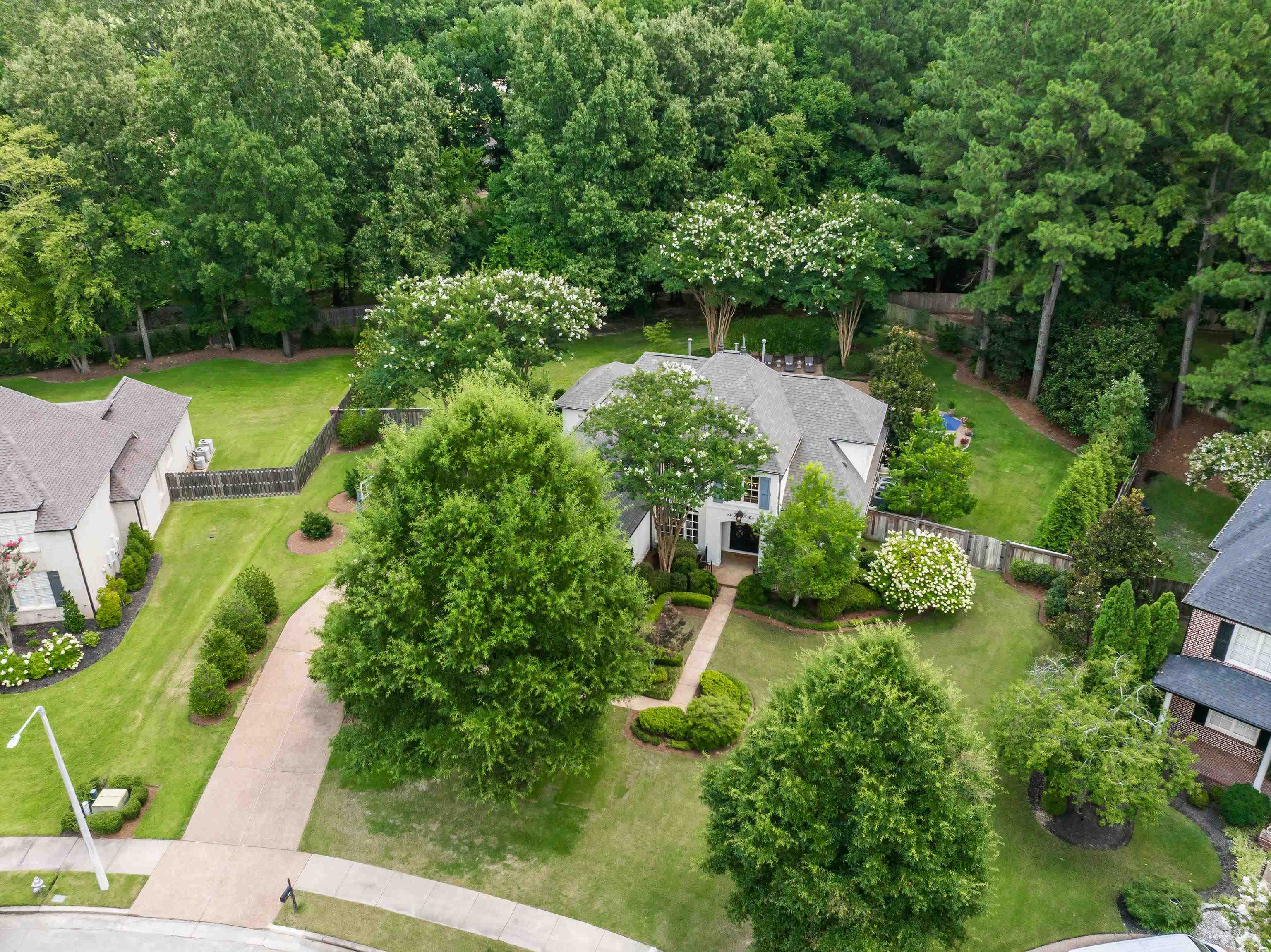 2902 BENTWOOD OAK DR